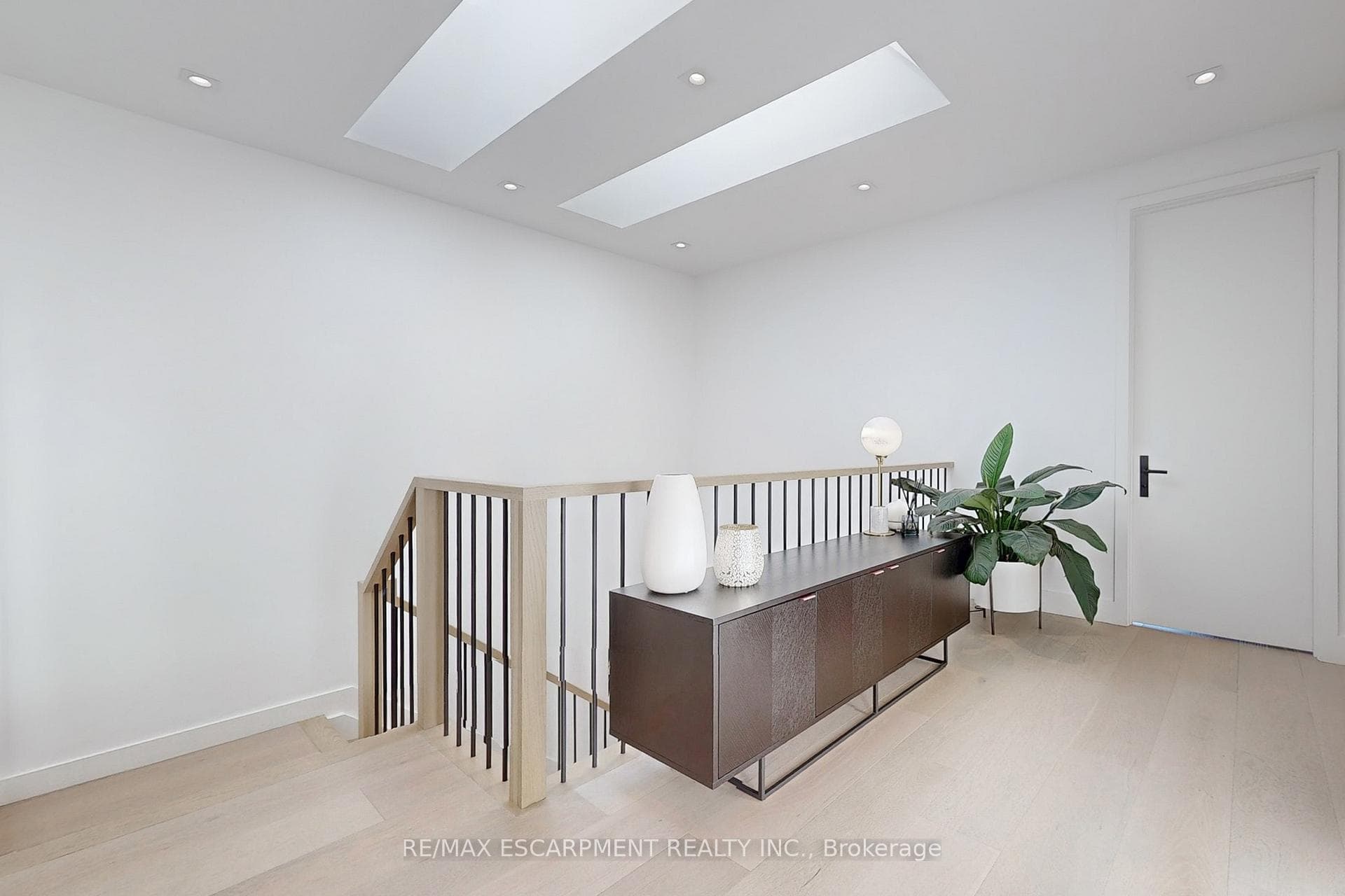 977 Gorton Avenue - Detached photo 16 of 50 in Burlington, Ontario