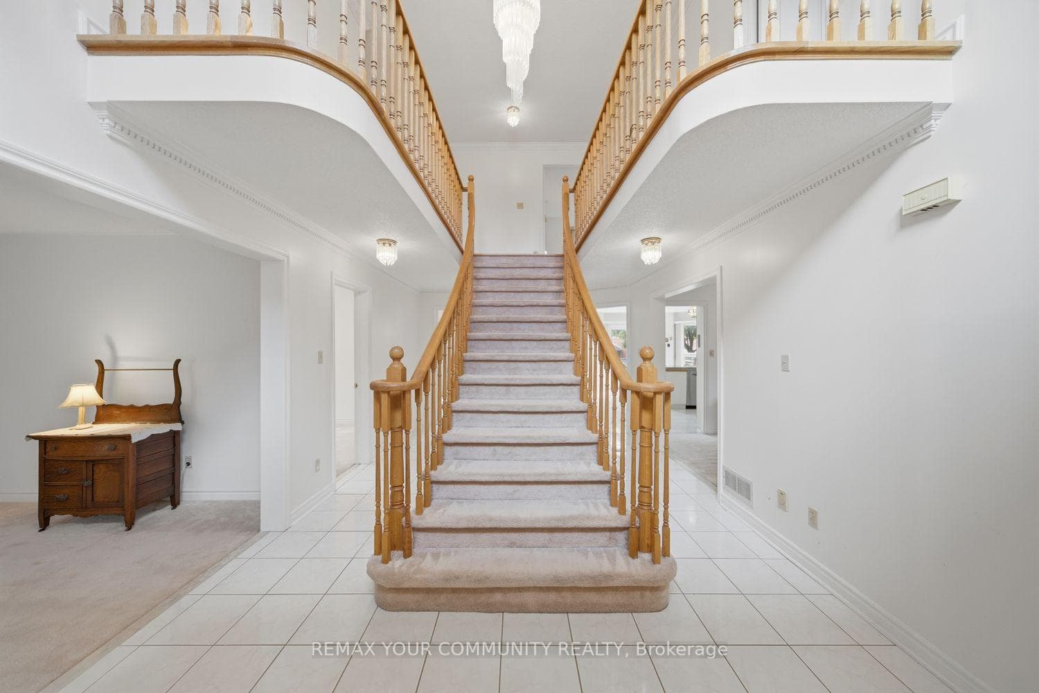 1198 Derrald Drive - Detached photo 6 of 50 in Oakville, Ontario