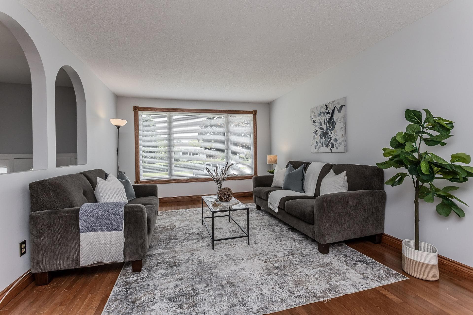 3125 Michael Crescent - Detached photo 7 of 34 in Burlington, Ontario