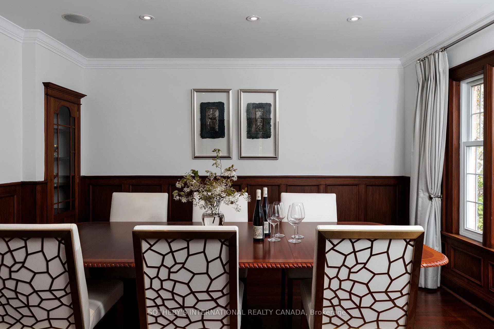 70 King Georges Road - Detached photo 4 of 50 in Etobicoke (Islington / Rexdale), Ontario