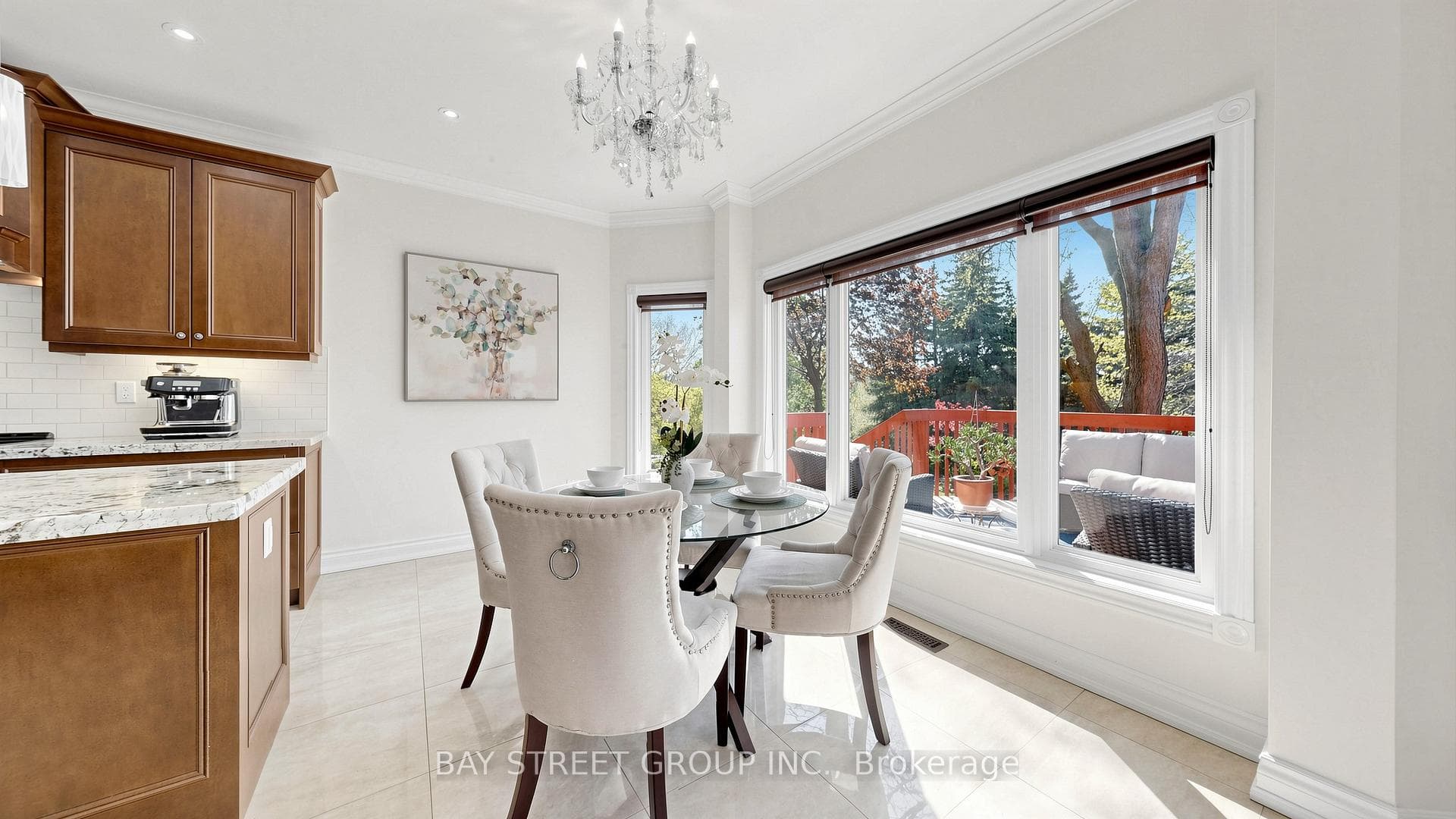 1742 Sir Monty's Drive - Detached photo 9 of 43 in Mississauga, Ontario