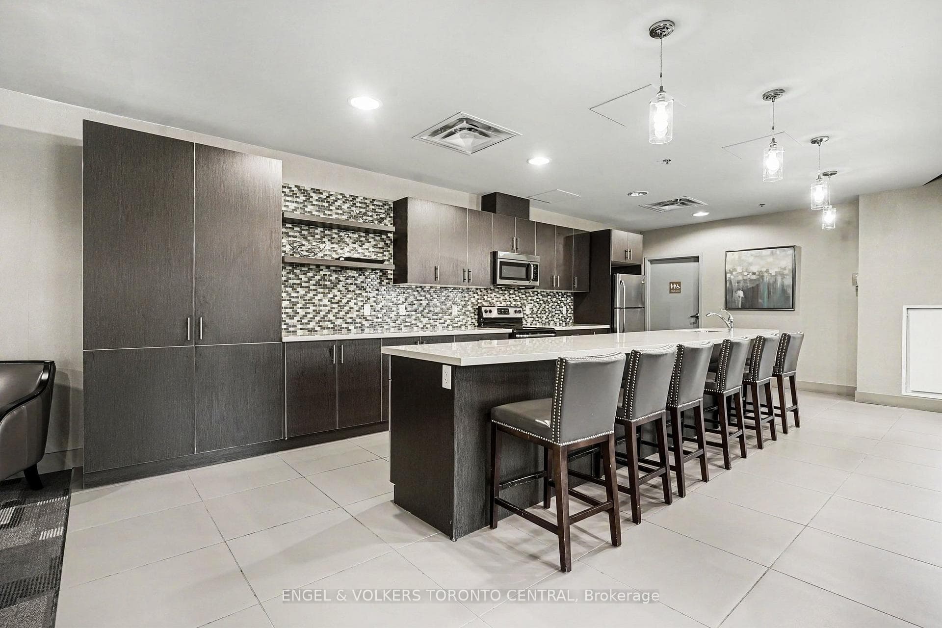 90 Charlton Avenue Unit 706 - Condo photo 15 of 20 in Hamilton, Ontario