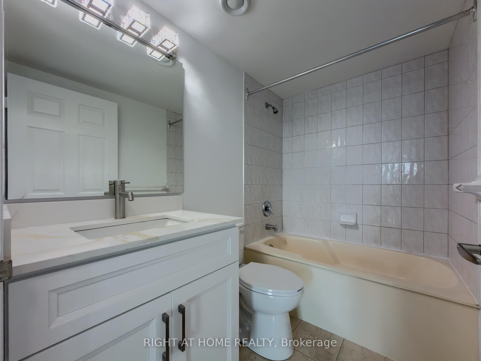 8 Lee Centre Drive Unit 1008 - Condo photo 21 of 33 in Scarborough (West Hill / Highland Creek), Ontario