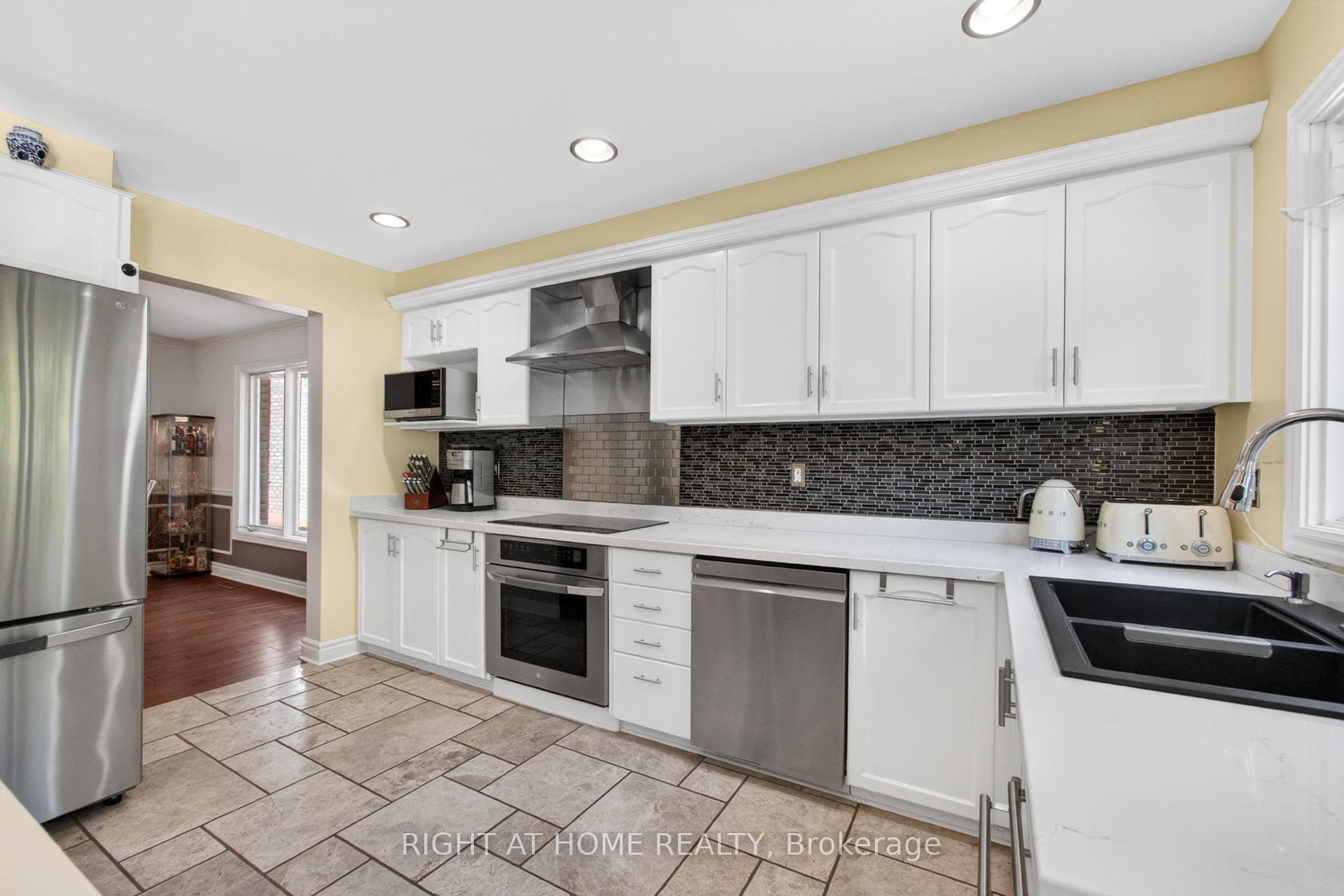 2005 Oak Springs Road - Detached photo 13 of 50 in Oakville, Ontario
