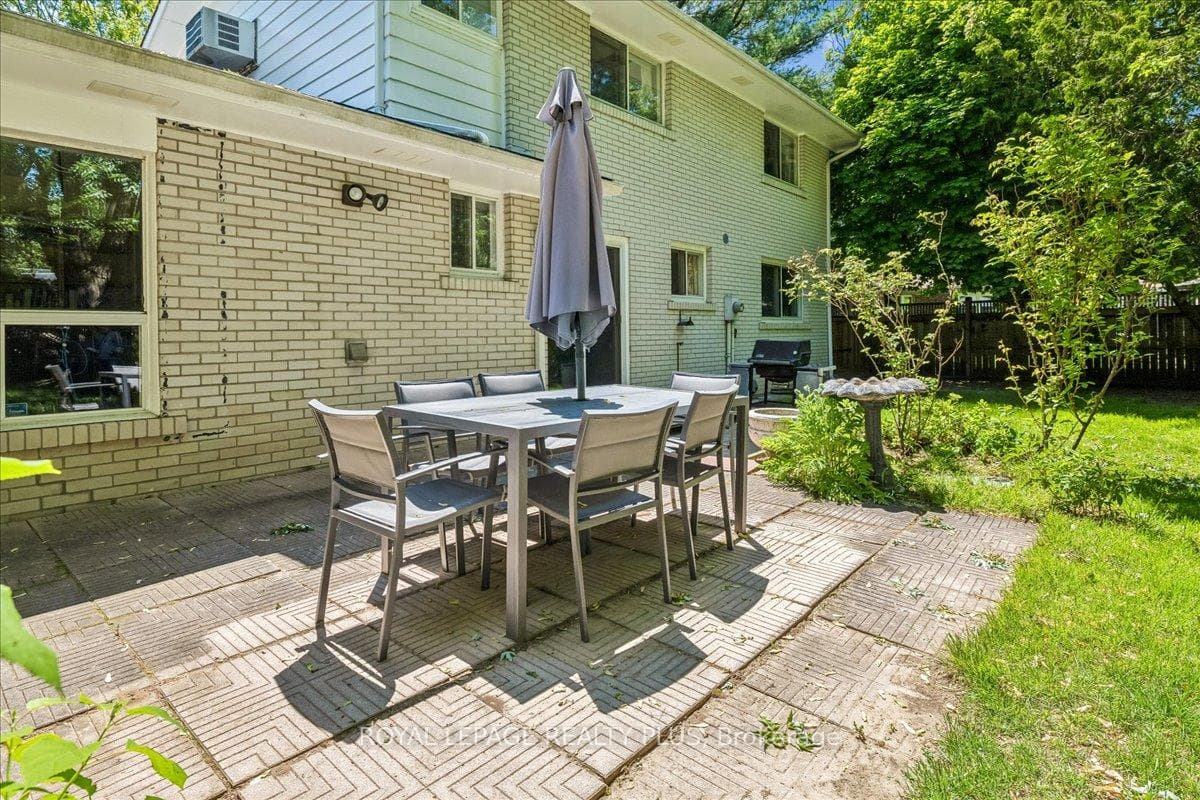 921 Calder Road - Detached photo 29 of 34 in Mississauga, Ontario