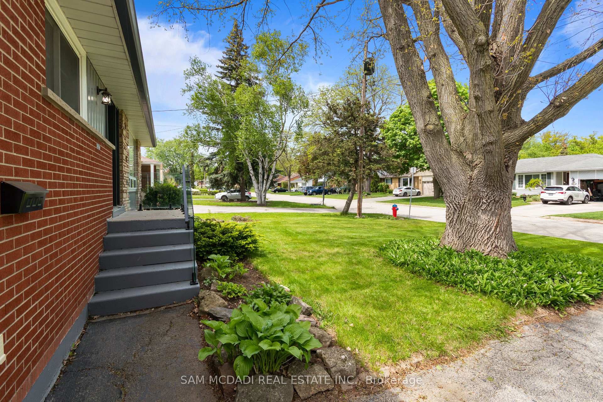 1250 Dunbar Road - Detached photo 5 of 41 in Burlington, Ontario