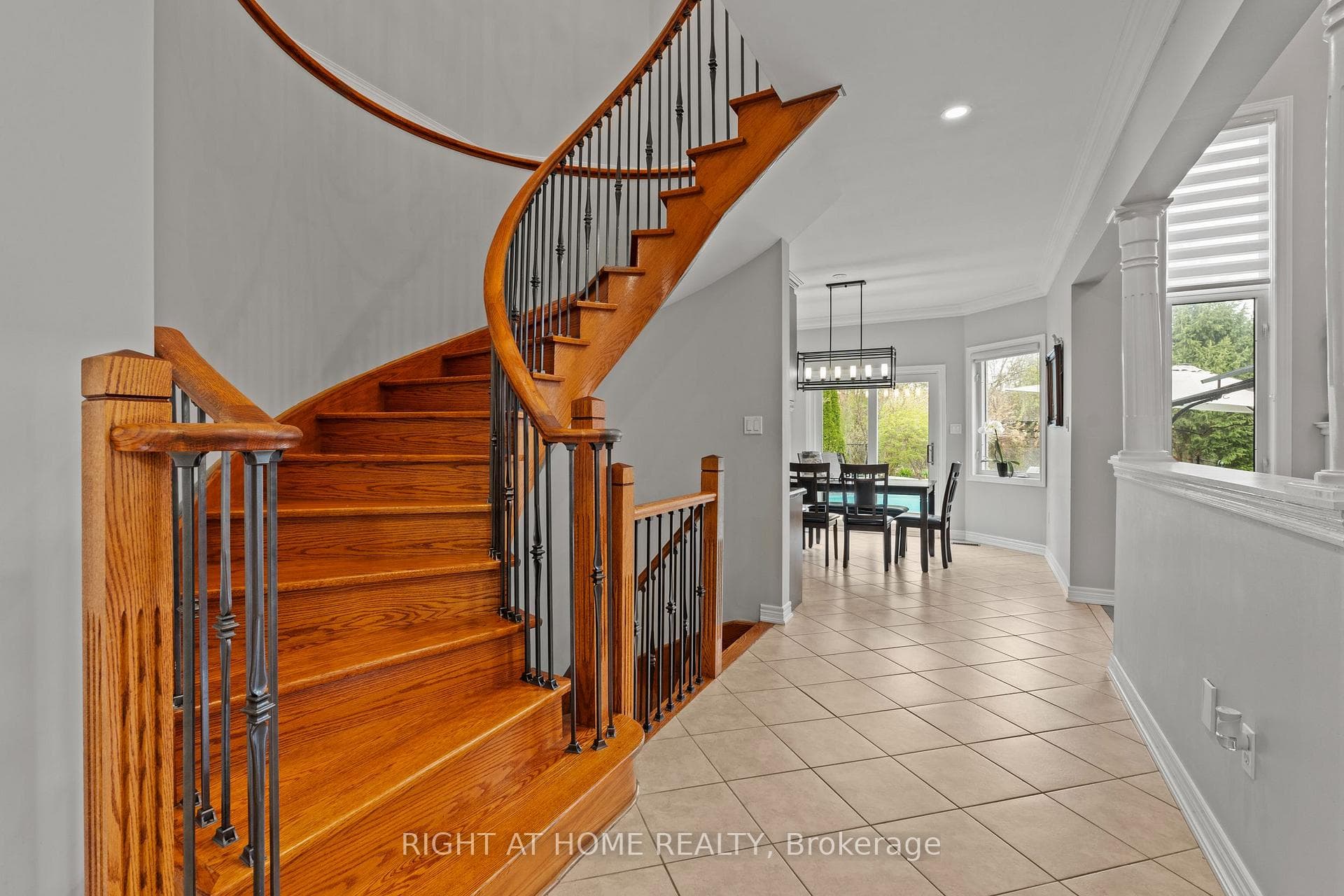 2275 Whitecliffe Way - Detached photo 13 of 38 in Oakville, Ontario