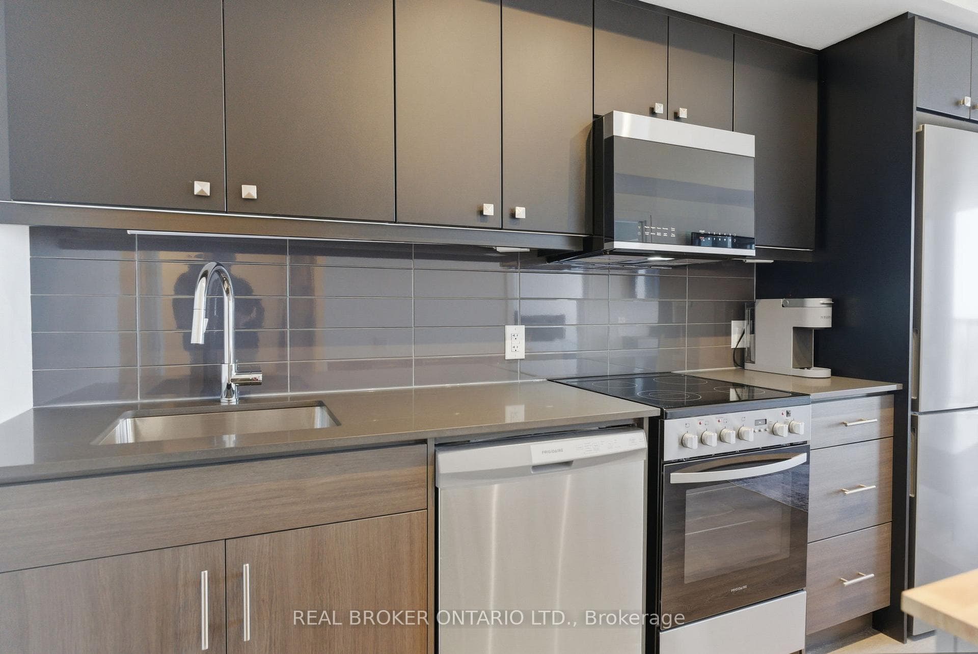 2 Manderley Drive Unit 912 - Condo photo 18 of 47 in Birch Cliff / Cliffside, Ontario