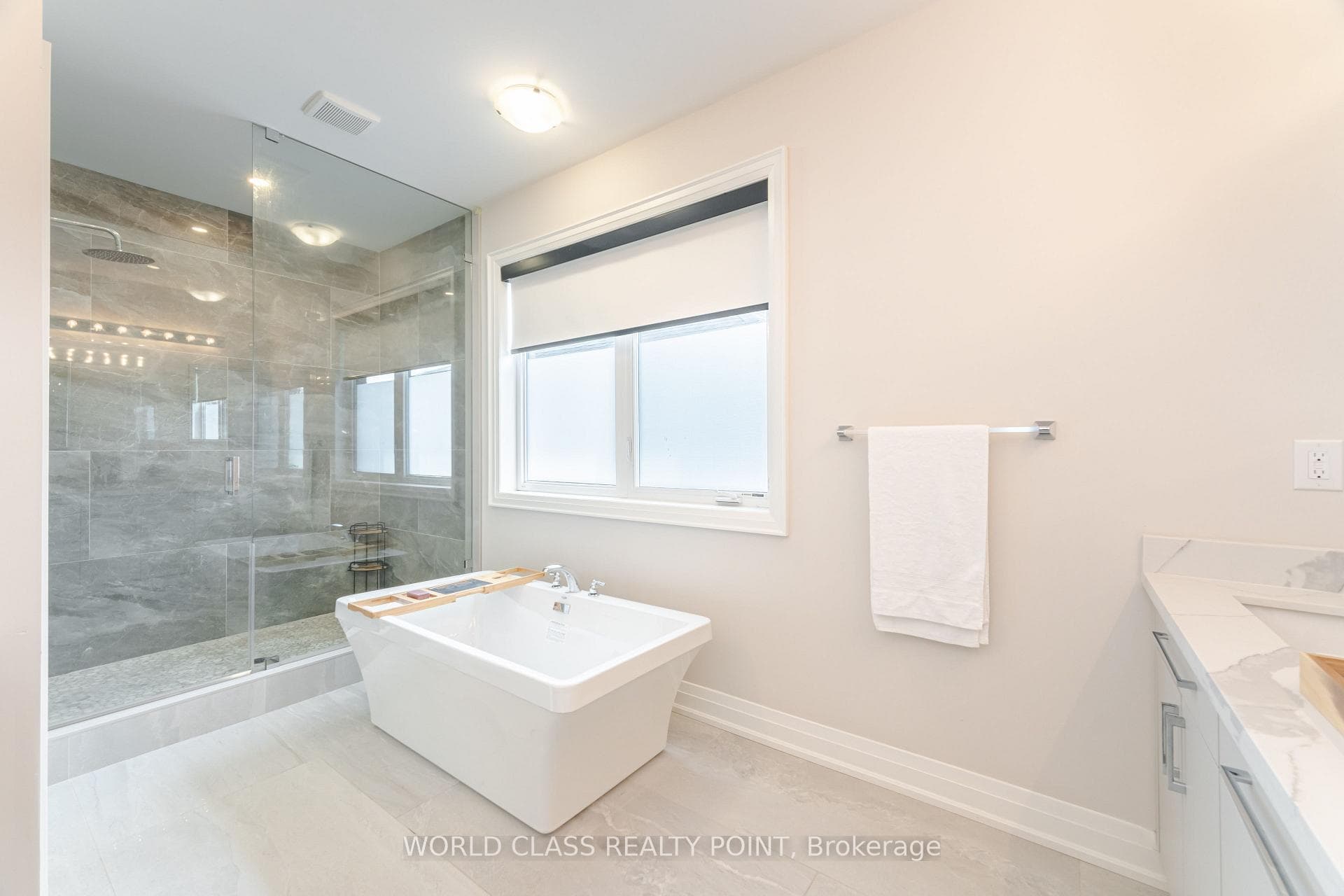 560 Woodview Road - Detached photo 25 of 39 in Burlington, Ontario