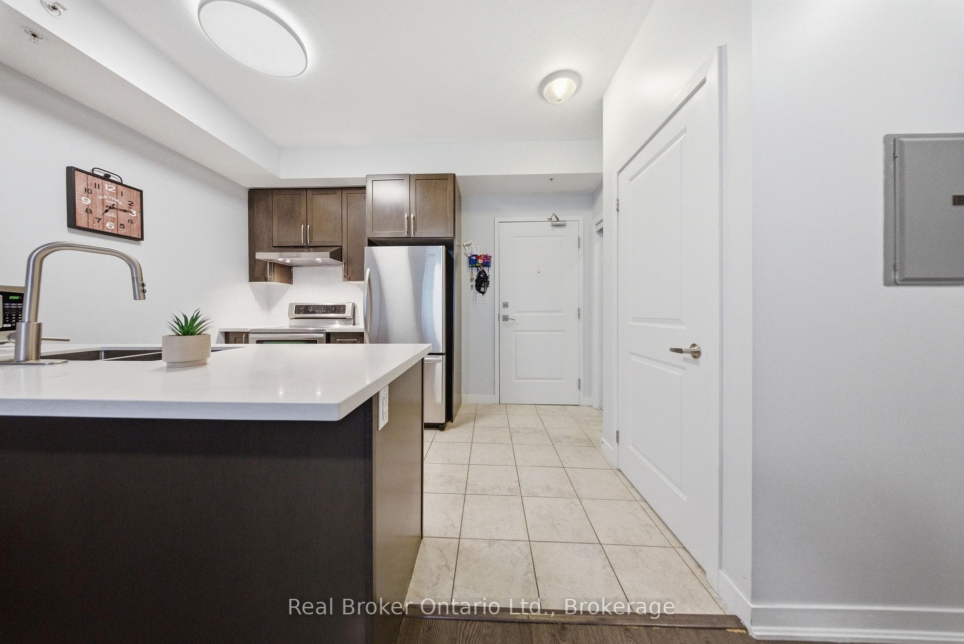 5010 Corporate Drive Unit 109 - Condo photo 3 of 38 in Burlington, Ontario