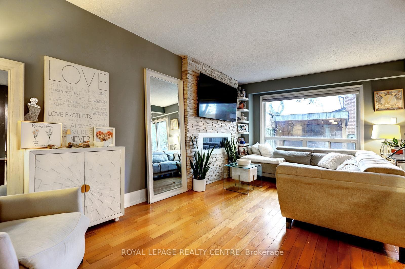 3025 Cedarglen Gate Unit 60 - Condo photo 10 of 38 in Mississauga, Ontario