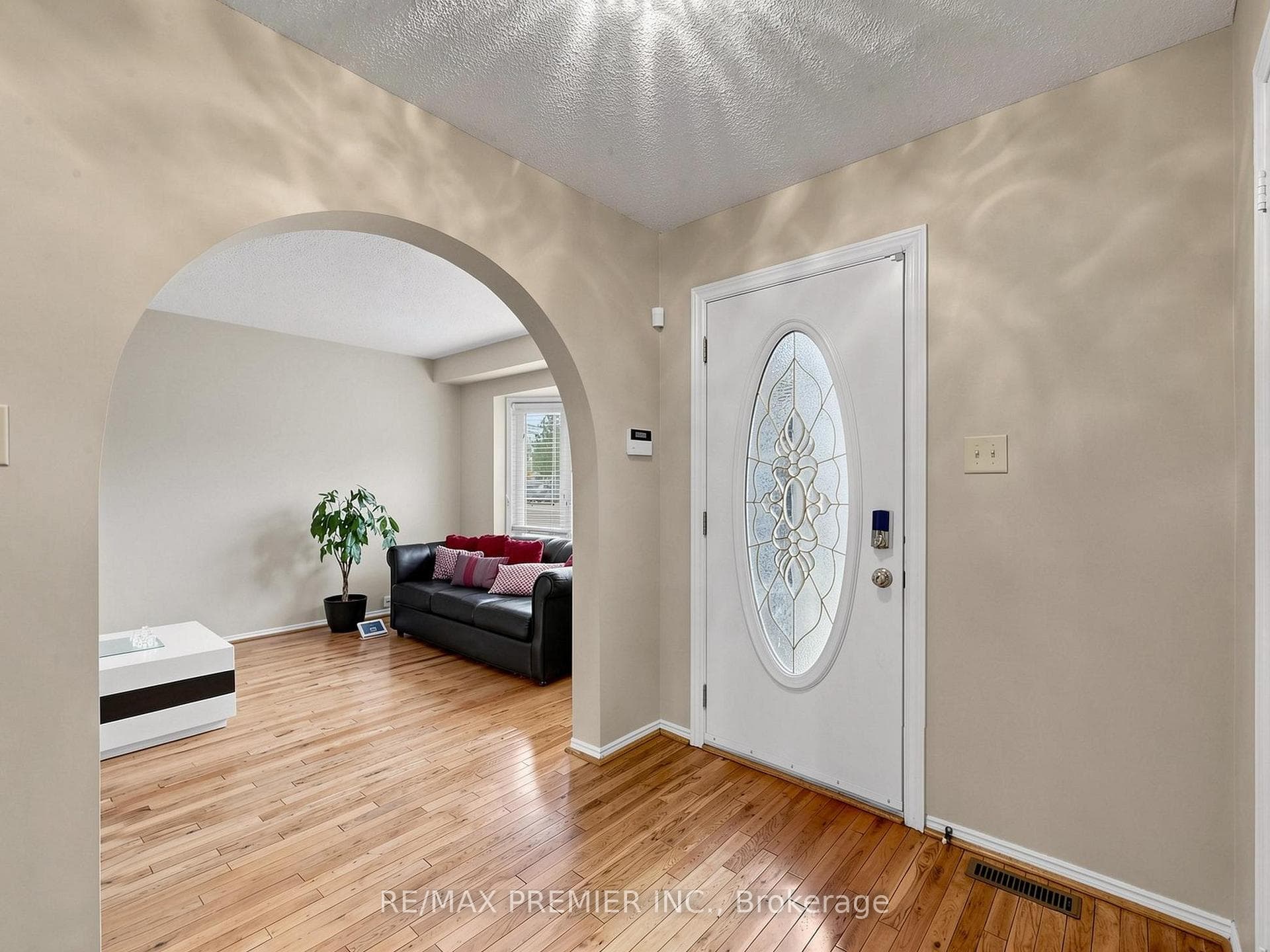 4579 Guildwood Way - Detached photo 14 of 31 in Mississauga, Ontario