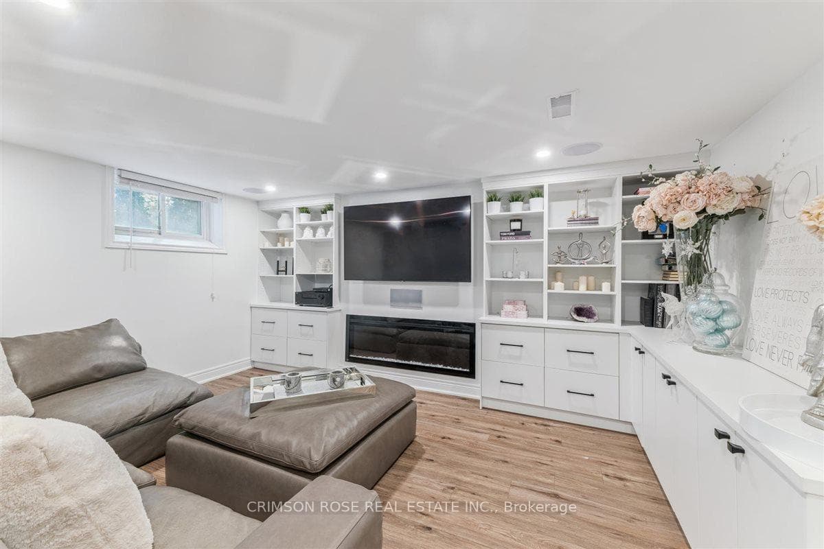 89 Holyrood Avenue - Detached photo 24 of 34 in Oakville, Ontario
