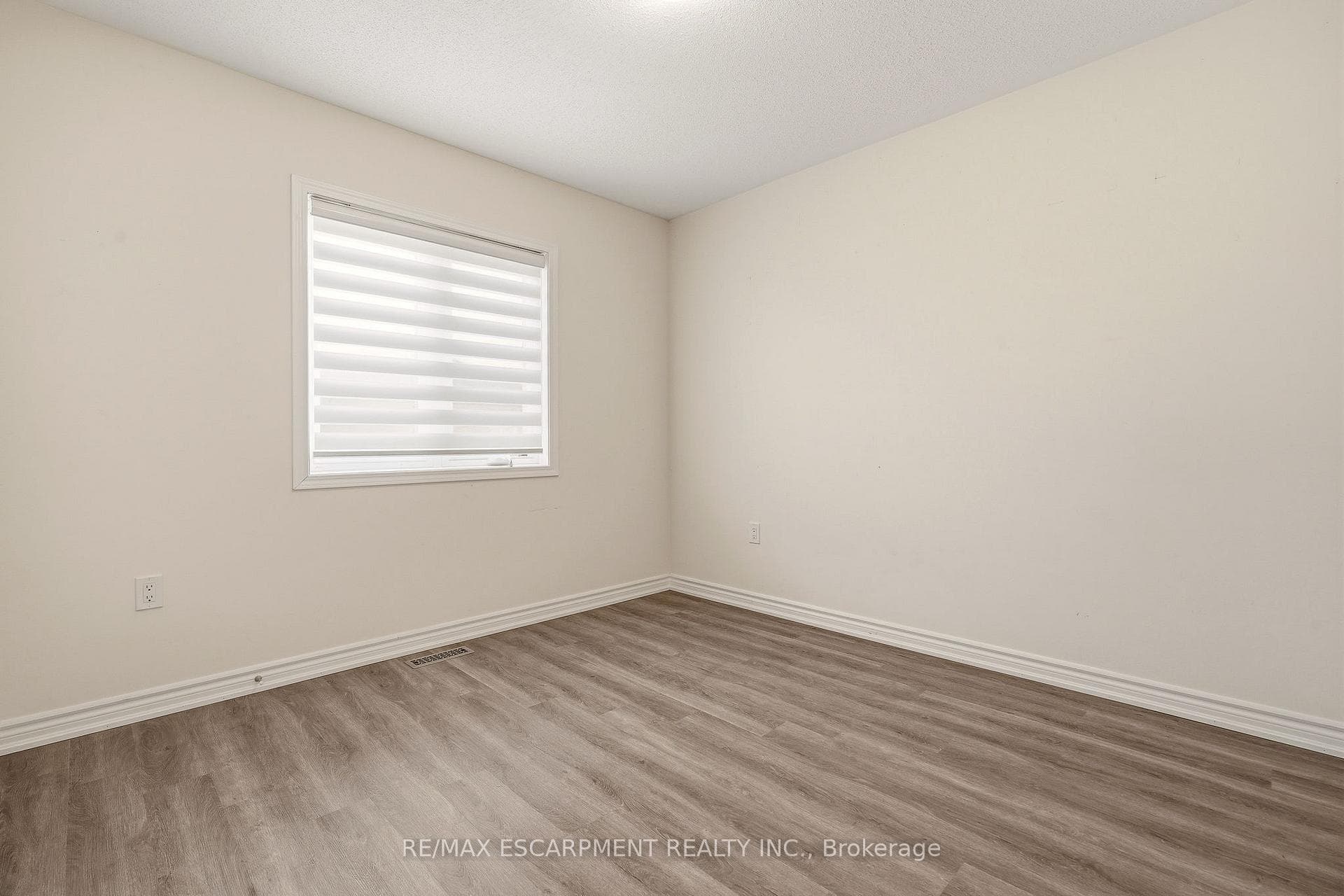 1364 Sycamore Garden - Townhouse photo 33 of 43 in Milton, Ontario