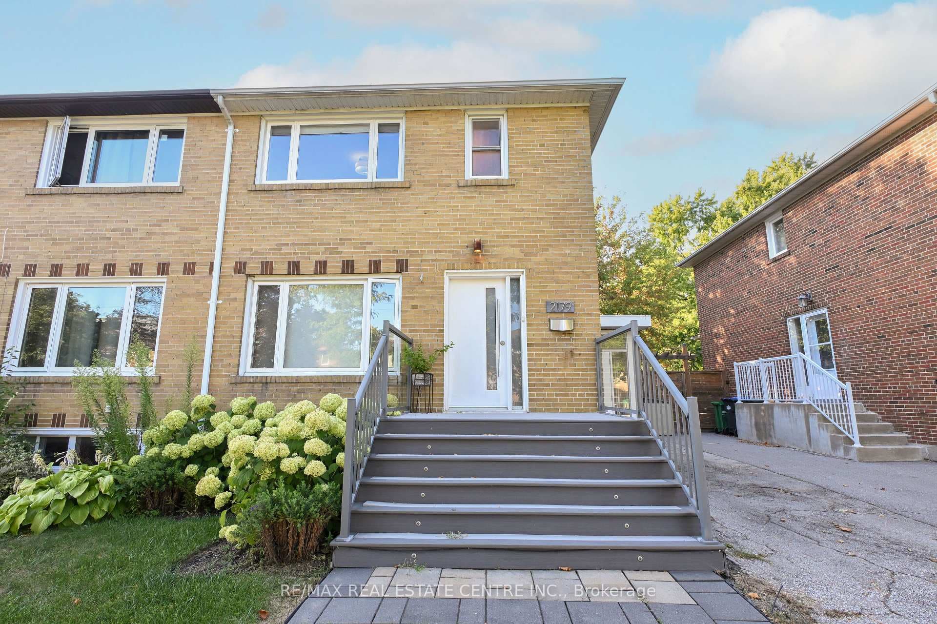 2179 Wiseman Court - Semi-Detached for sale in Streetsville, Ontario