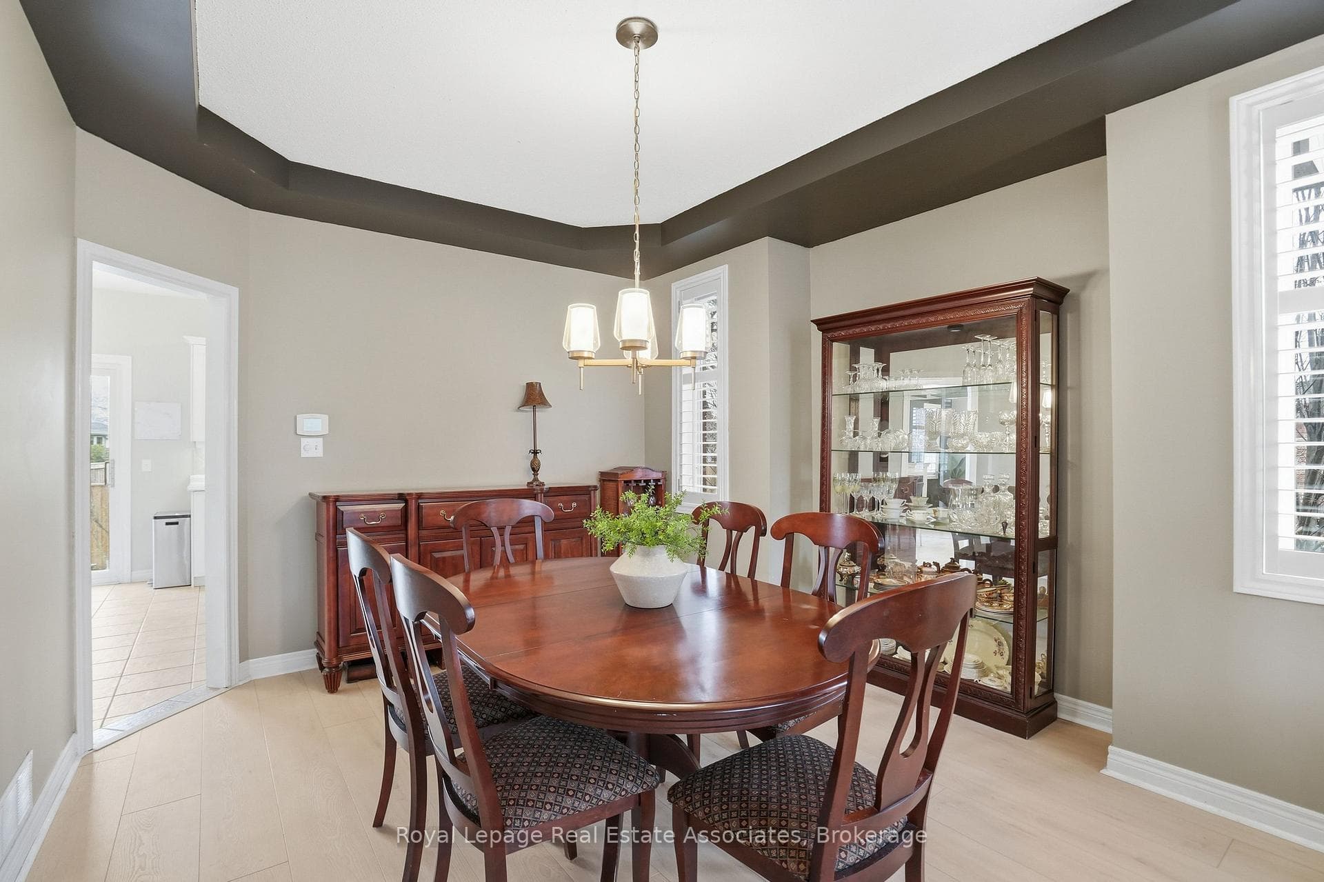 486 Delaney Court - Detached photo 10 of 48 in Burlington, Ontario