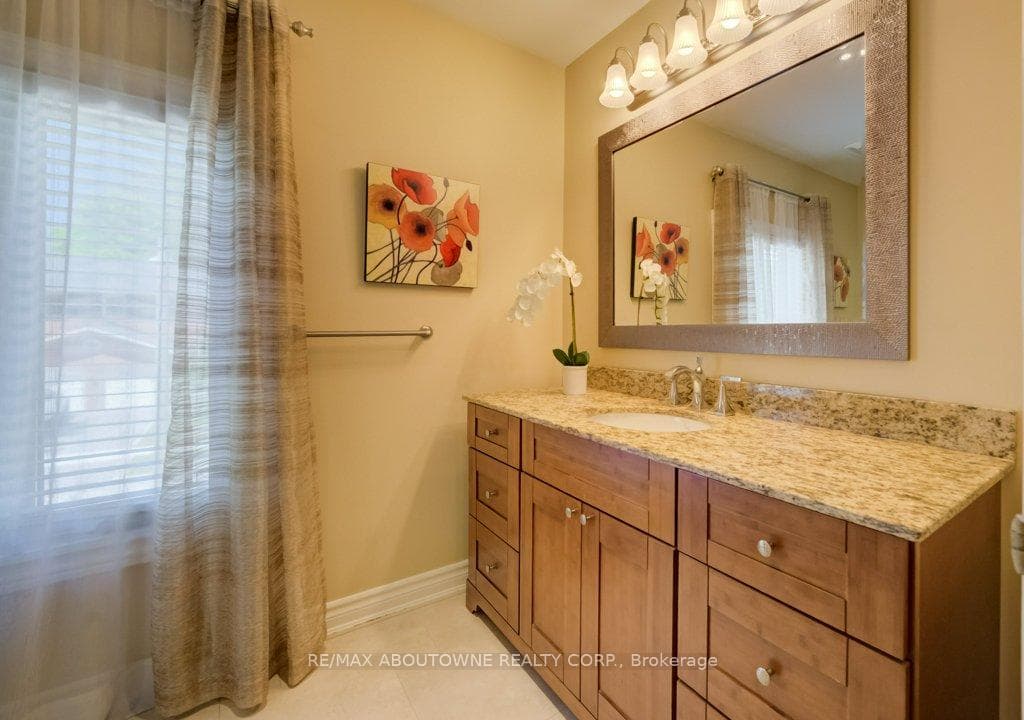 1300 Old Bridle Path - Detached photo 24 of 43 in Oakville, Ontario
