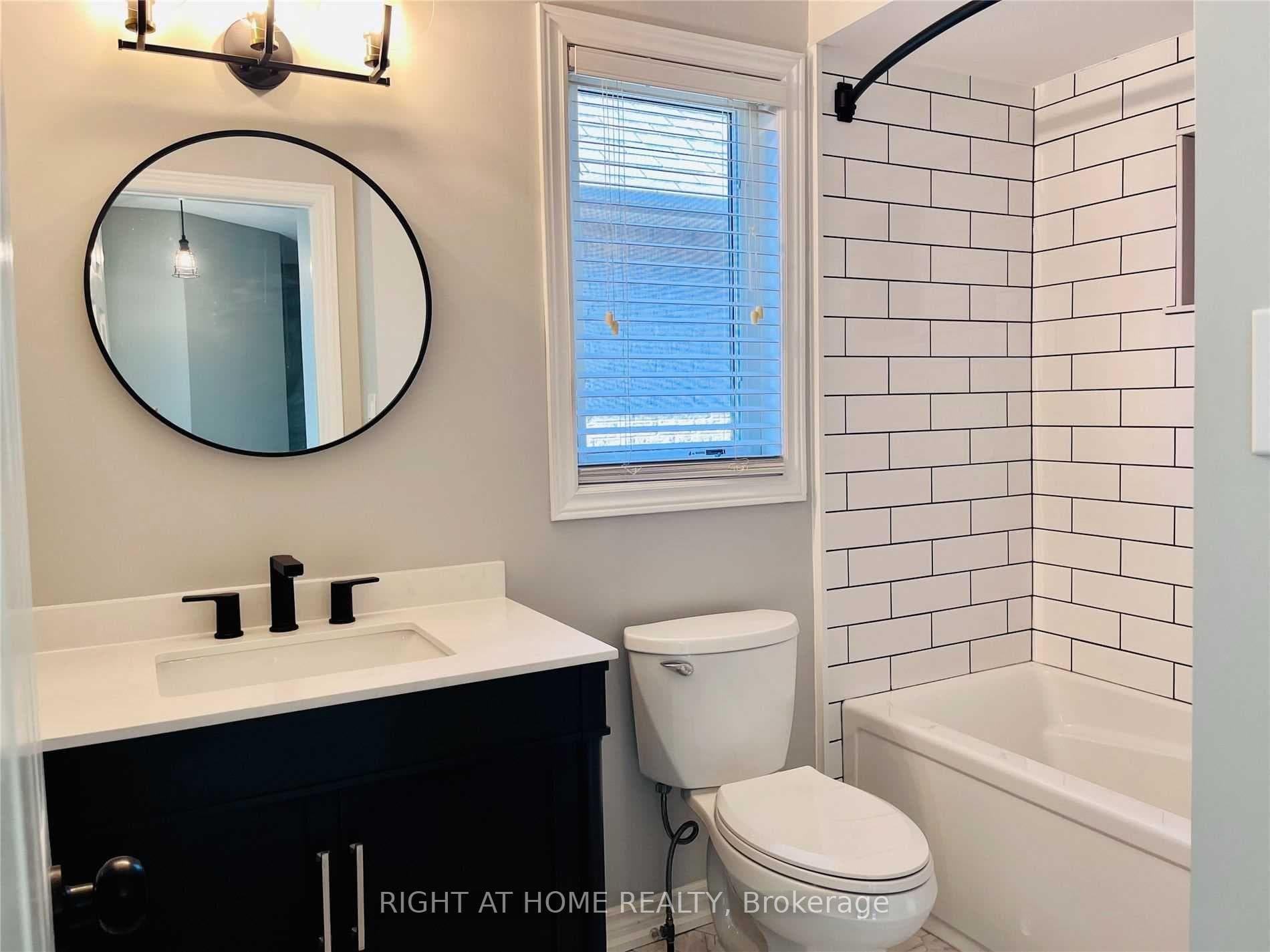 2471 Felhaber Crescent - Semi-Detached photo 22 of 23 in Oakville, Ontario