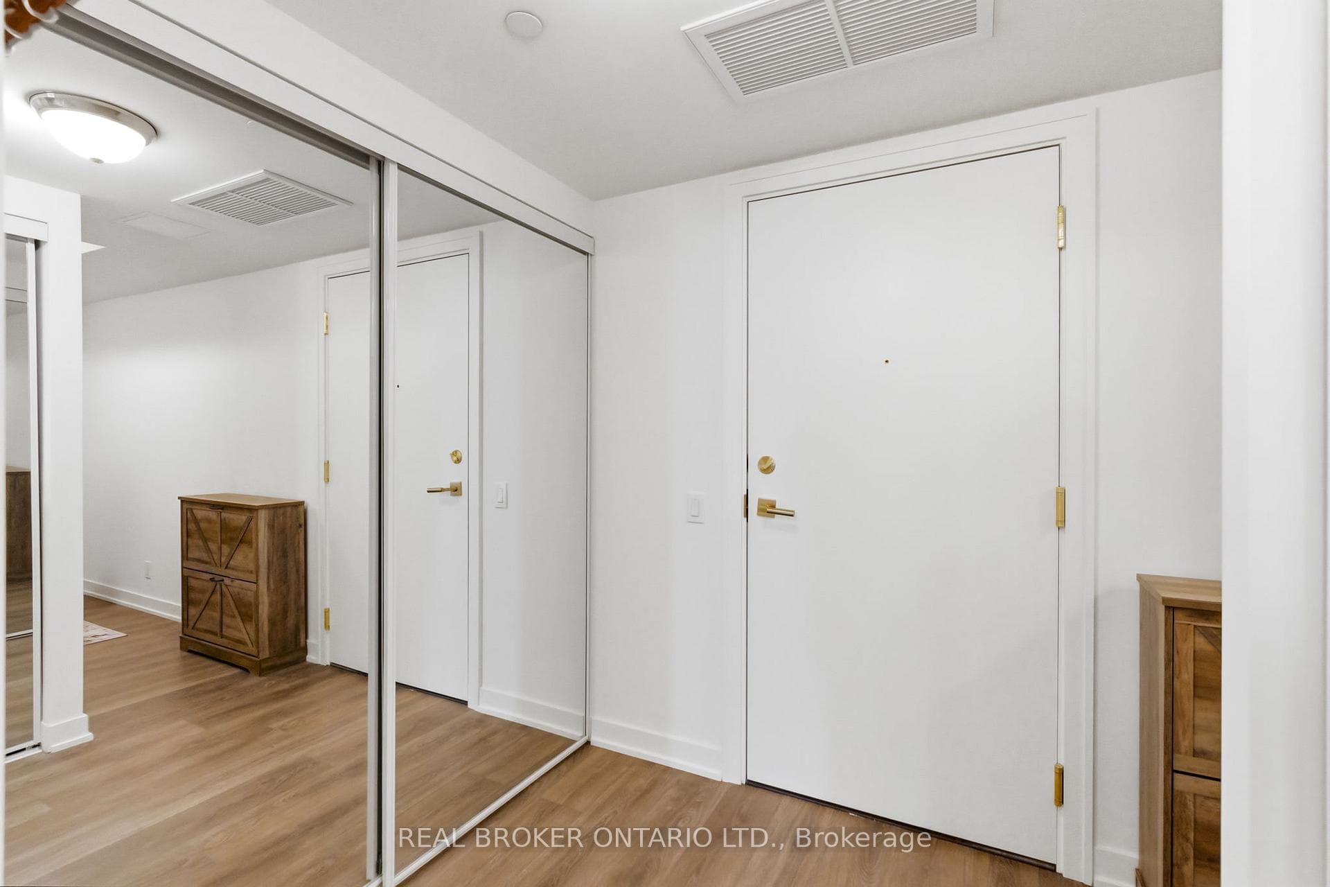 2 Manderley Drive Unit 912 - Condo photo 4 of 47 in Birch Cliff / Cliffside, Ontario