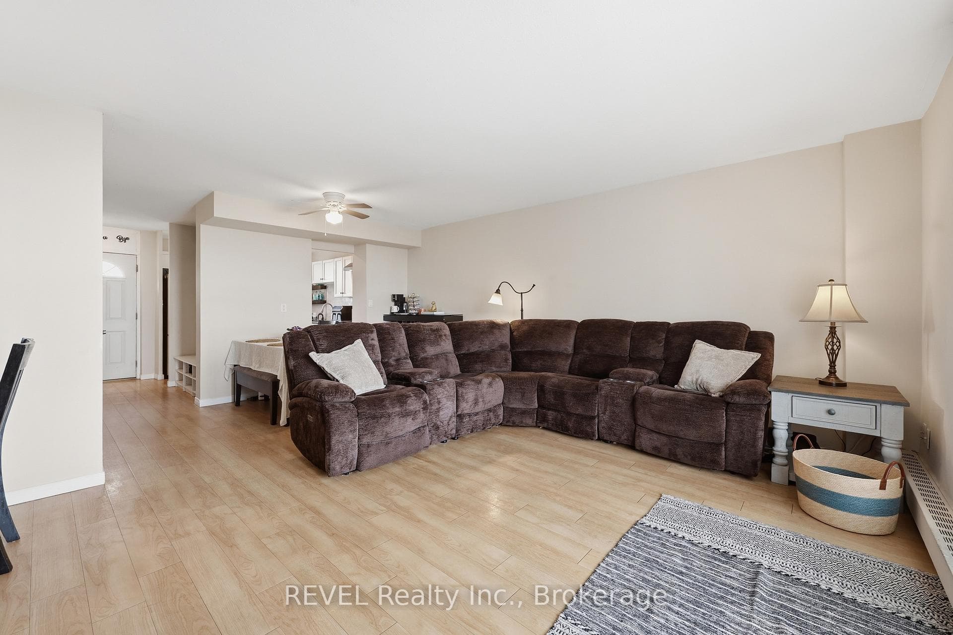 350 Quigley Road Unit 824 - Condo photo 13 of 25 in Hamilton, Ontario