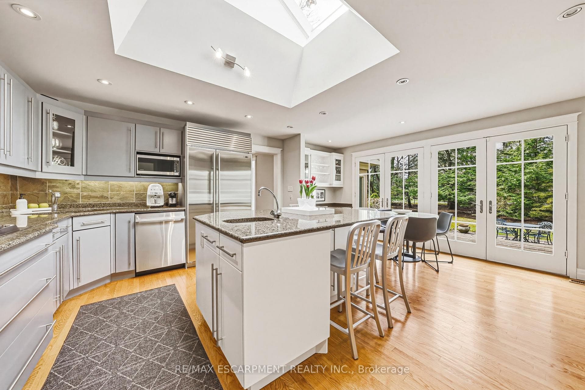 7 Colonial Crescent - Detached photo 16 of 49 in Oakville, Ontario