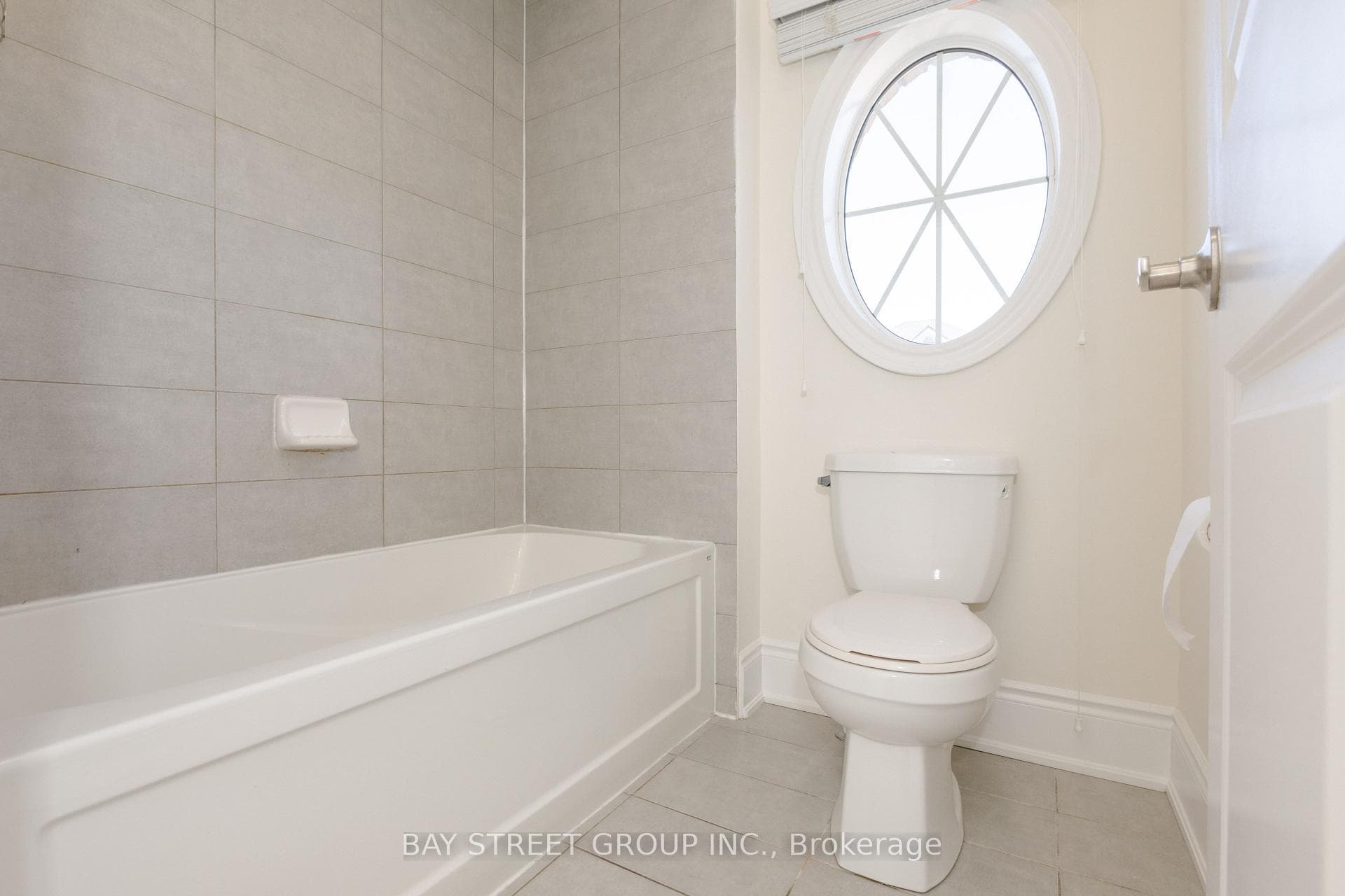 3127 Streamwood Pass - Detached photo 39 of 48 in Oakville, Ontario