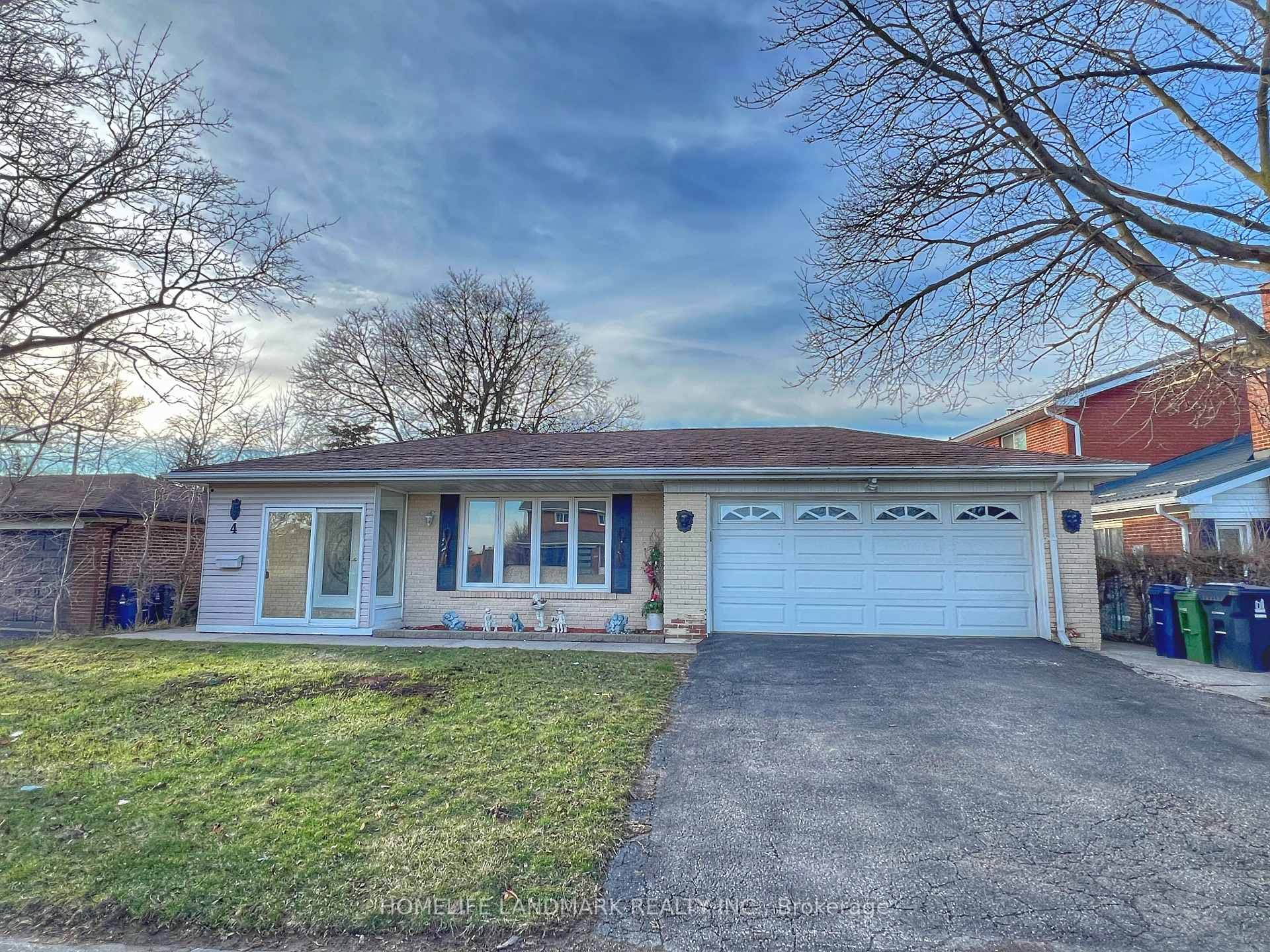 4 Ferncrest Gate - home for sale in Scarborough Village / Eglinton East, Ontario