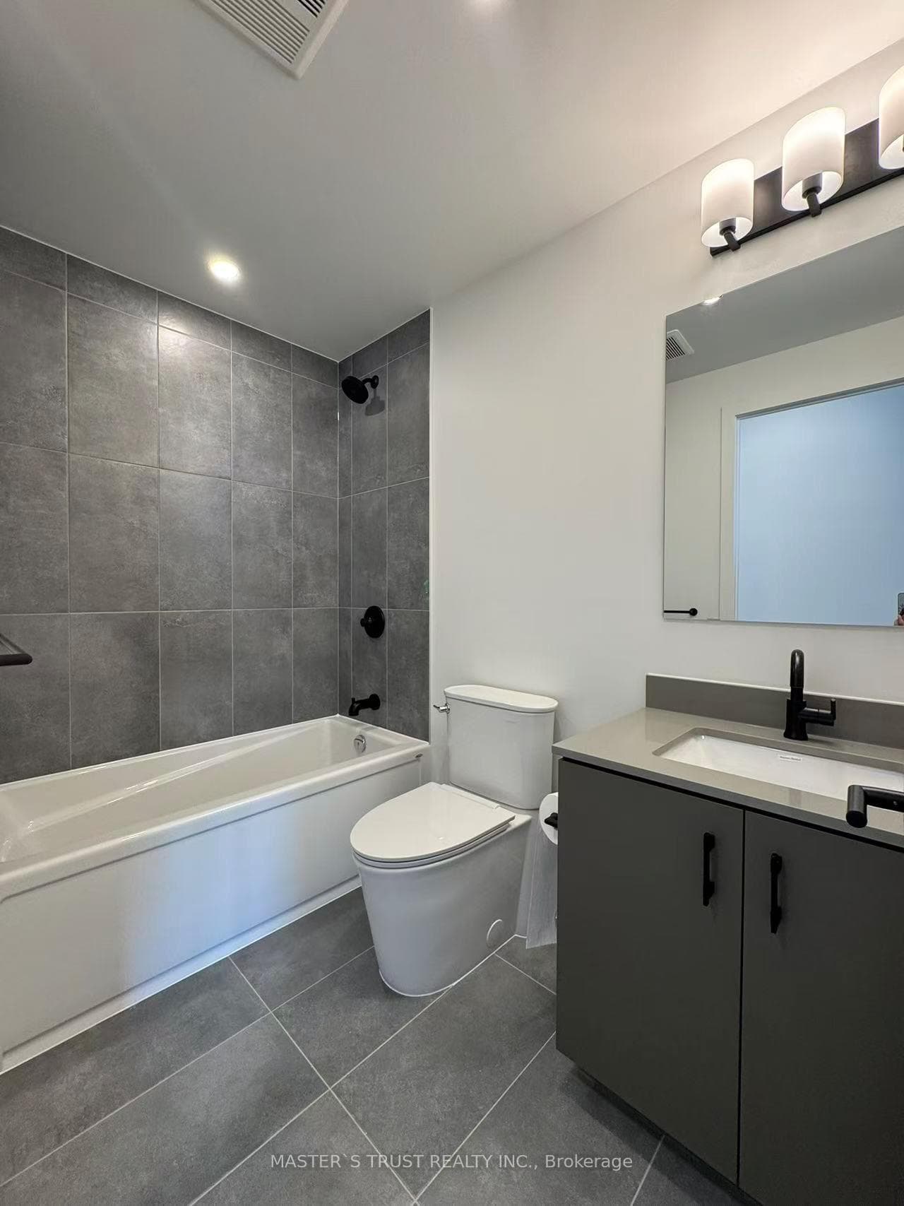 4878 Powers Common Unit C1604 - Condo photo 9 of 12 in Burlington, Ontario