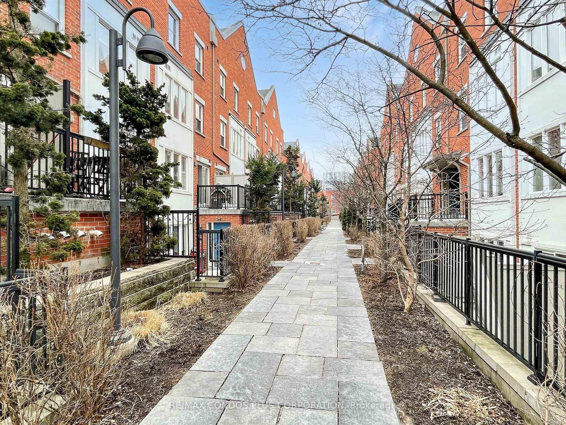 29 Florence Wyle Lane Unit 38 - Condo photo 3 of 43 in Riverdale / Leslieville, Ontario