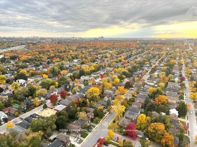 11 Bogert Avenue Unit 3305 - Condo photo 4 of 9 in Thornhill / Willowdale, Ontario