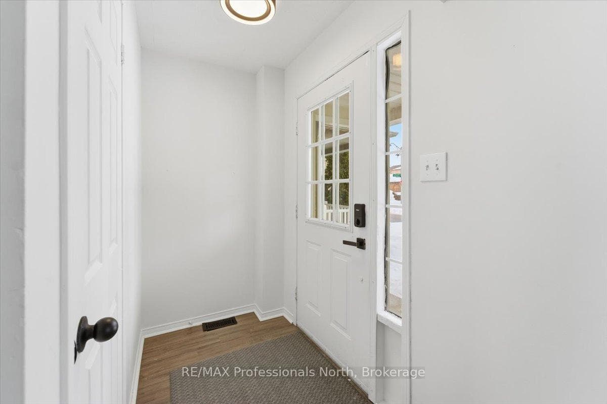 98 Roxton Road - Semi-Detached photo 6 of 28 in Oakville, Ontario