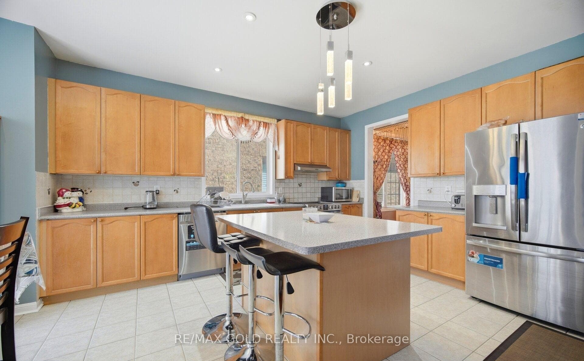 28 Latania Boulevard - Detached photo 8 of 33 in Brampton, Ontario