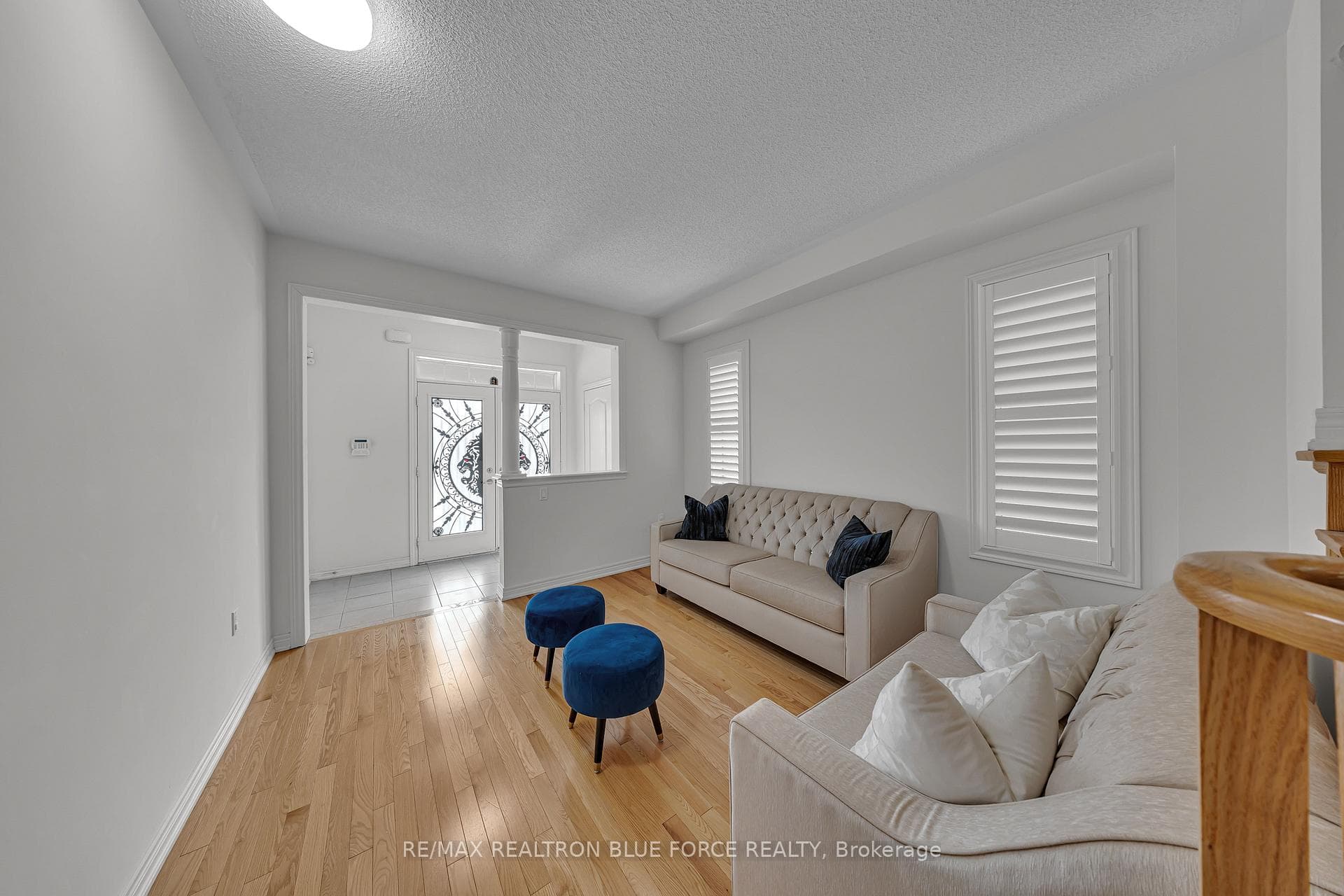 38 Pinedale Avenue - Detached photo 5 of 50 in Caledon, Ontario