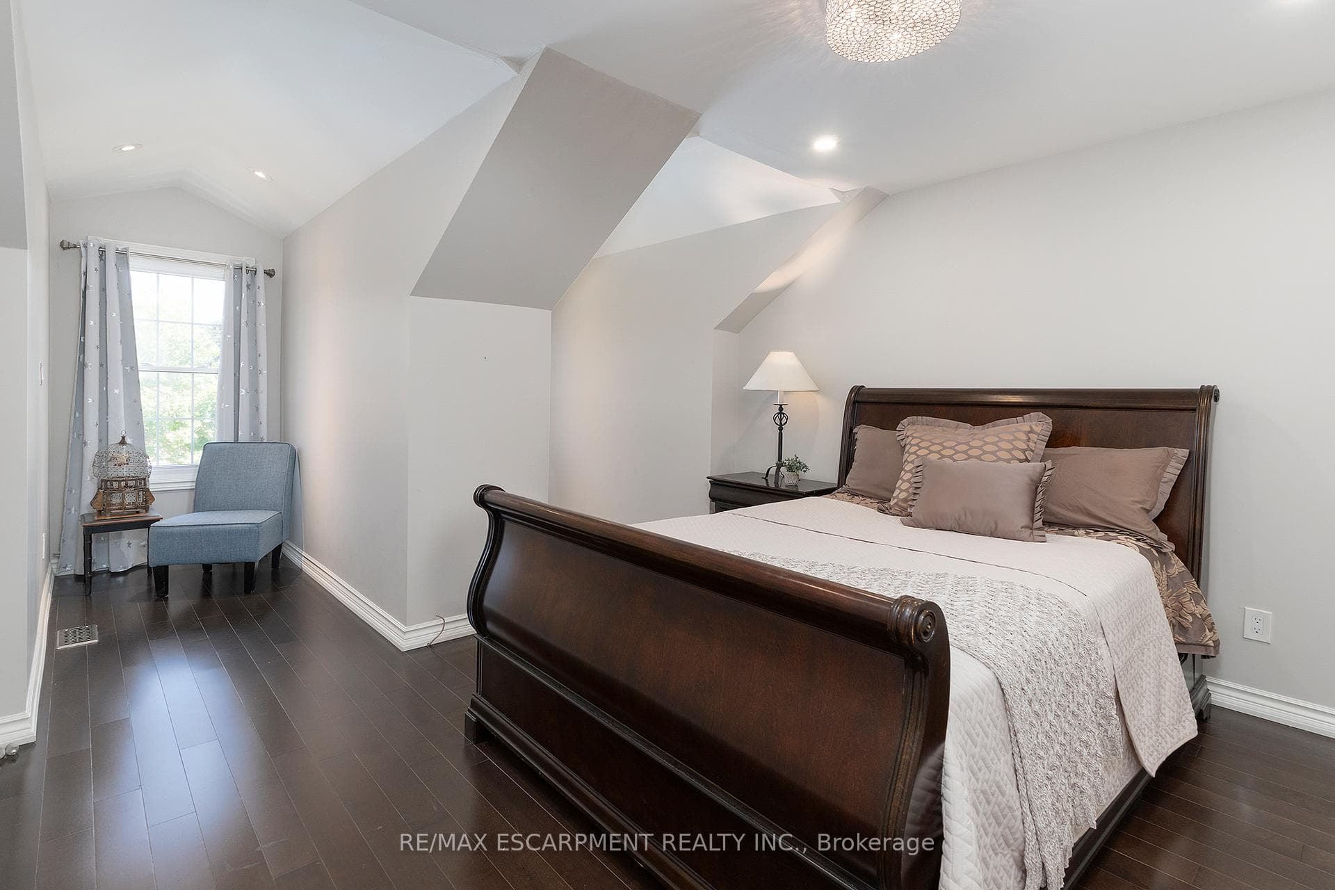 436 Goodram Drive - Detached photo 22 of 43 in Burlington, Ontario