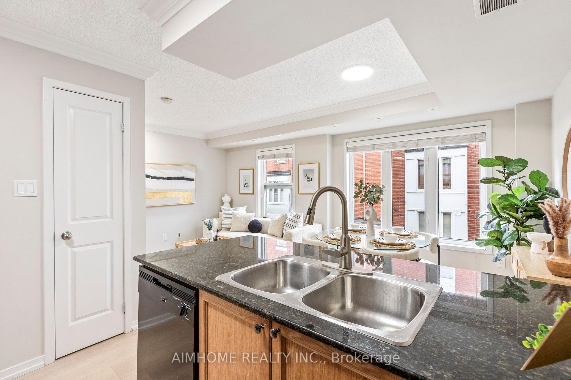 29 Frances Loring Lane Unit 6 - Condo photo 17 of 39 in Riverdale / Leslieville, Ontario