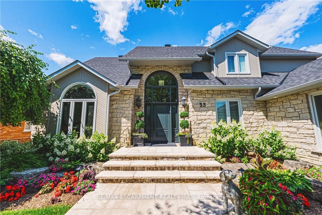 33 Golfview Crescent - Detached photo 3 of 50 in Hamilton, Ontario