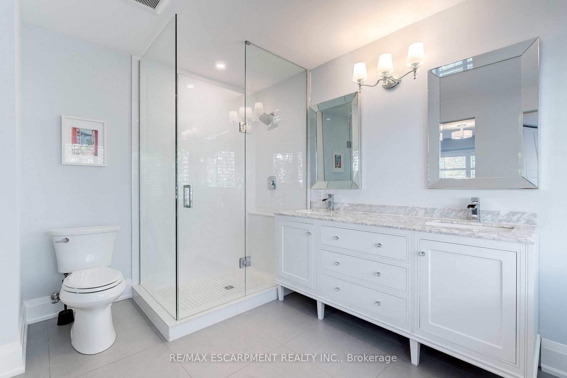 296 Kent Crescent - Multi-Family photo 16 of 50 in Burlington, Ontario
