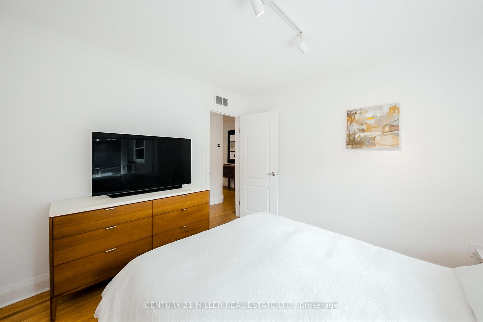 262 Oakwood Crescent - Detached photo 25 of 48 in Oakville, Ontario