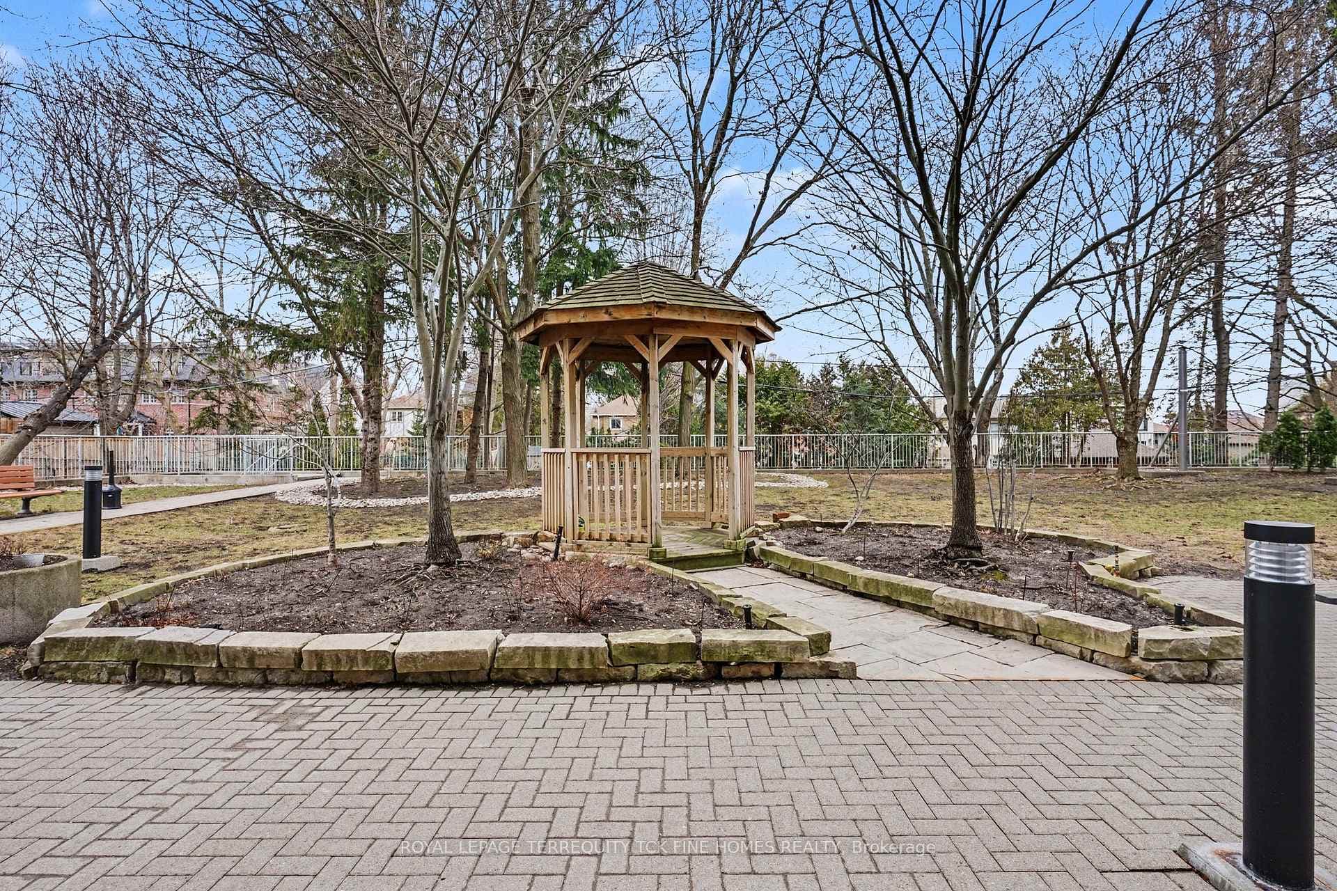 398 Eglinton Avenue Unit 1009 - Condo photo 17 of 39 in Leaside / Davisville, Ontario