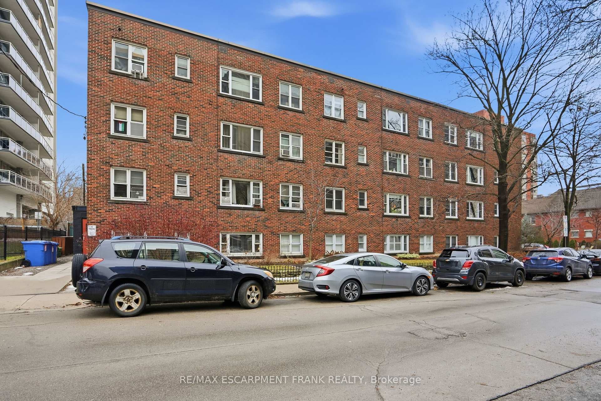 60 ROBINSON Street Unit 104 - Condo photo 3 of 27 in Hamilton, Ontario