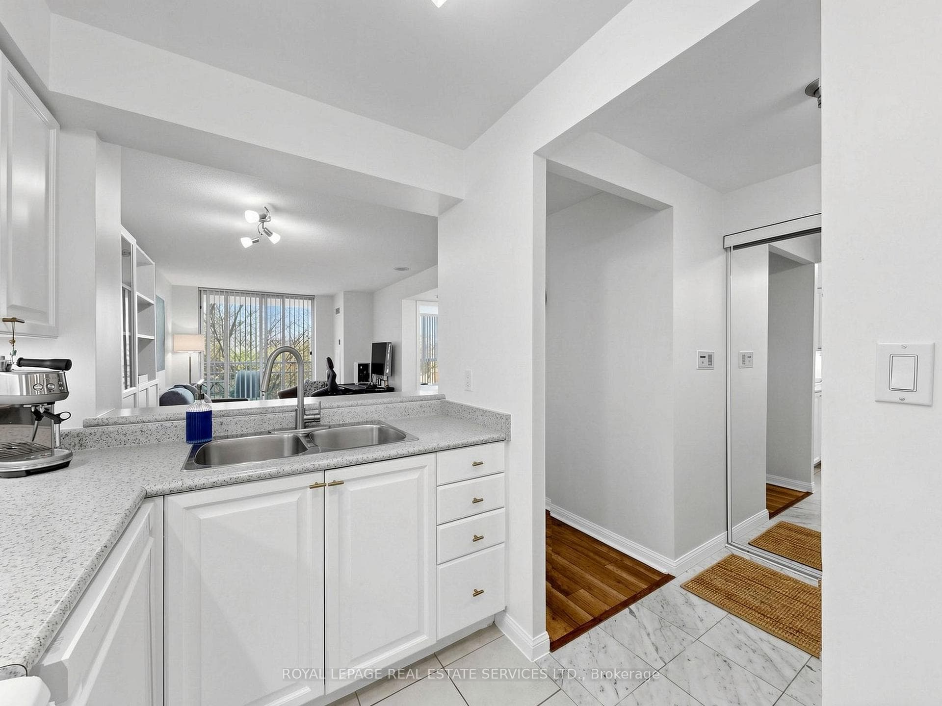 398 Eglinton Avenue Unit 203 - Condo photo 23 of 45 in Leaside / Davisville, Ontario