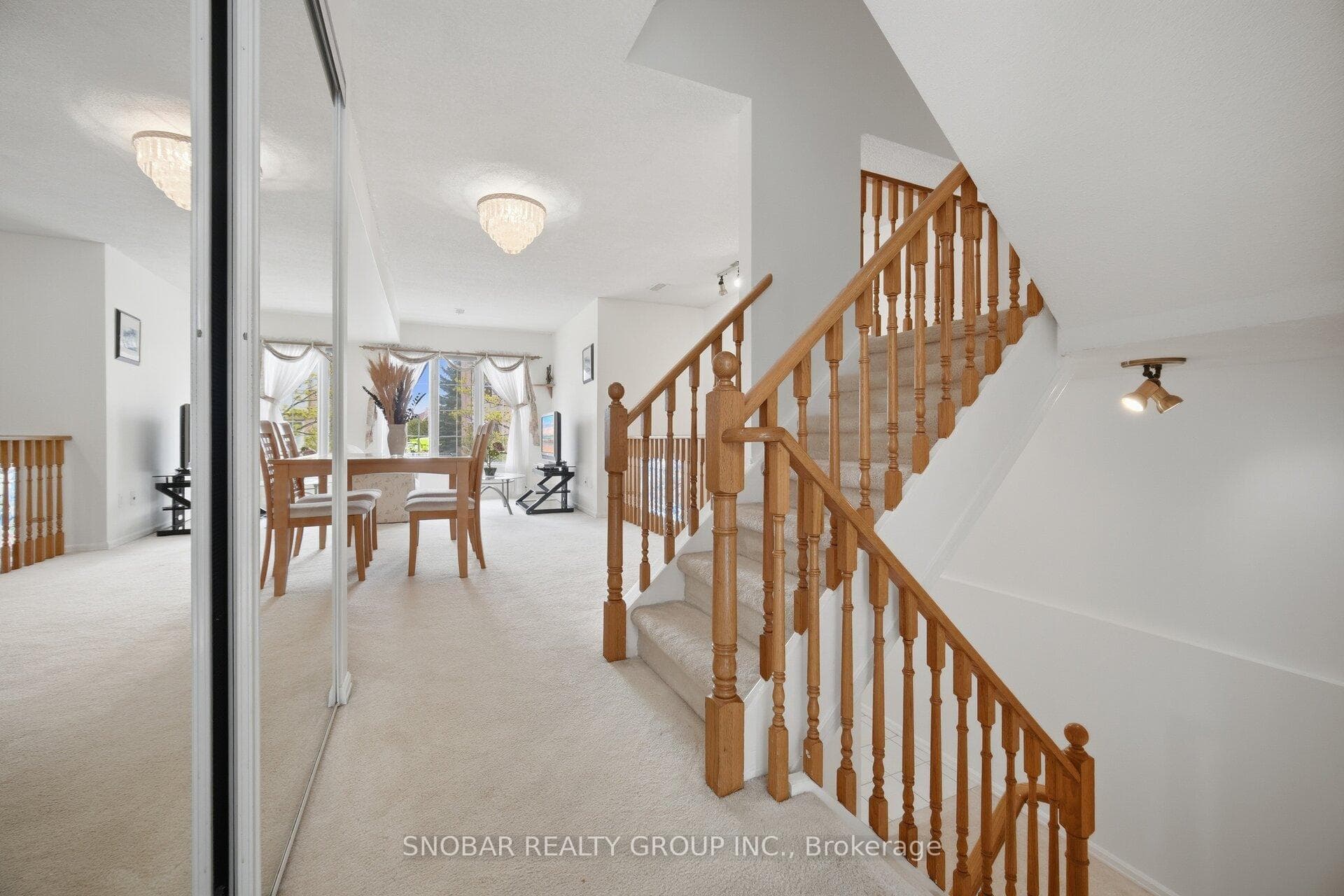 1050 Bristol Road Unit 31 - Condo photo 4 of 27 in Mississauga, Ontario