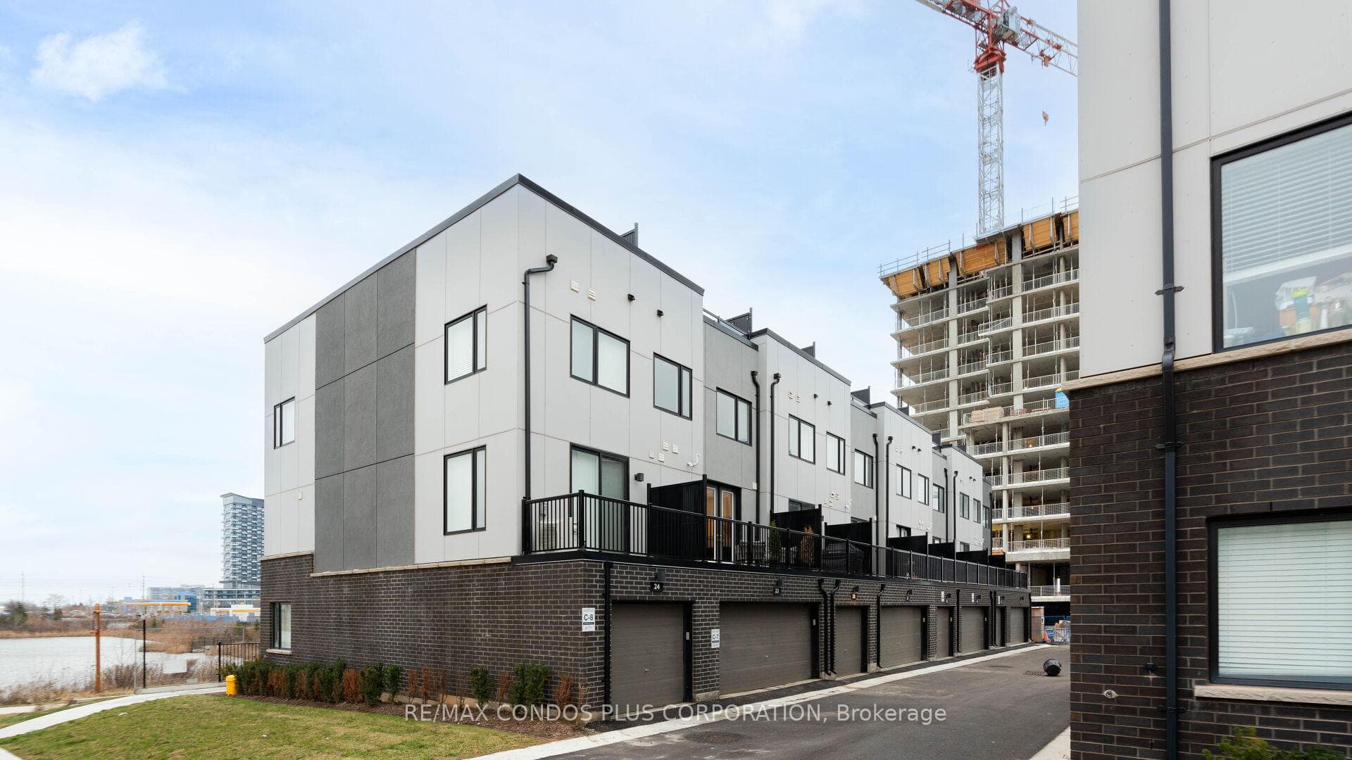 348 Wheat Boom Drive Unit 20 - home for sale in Oakville, Ontario