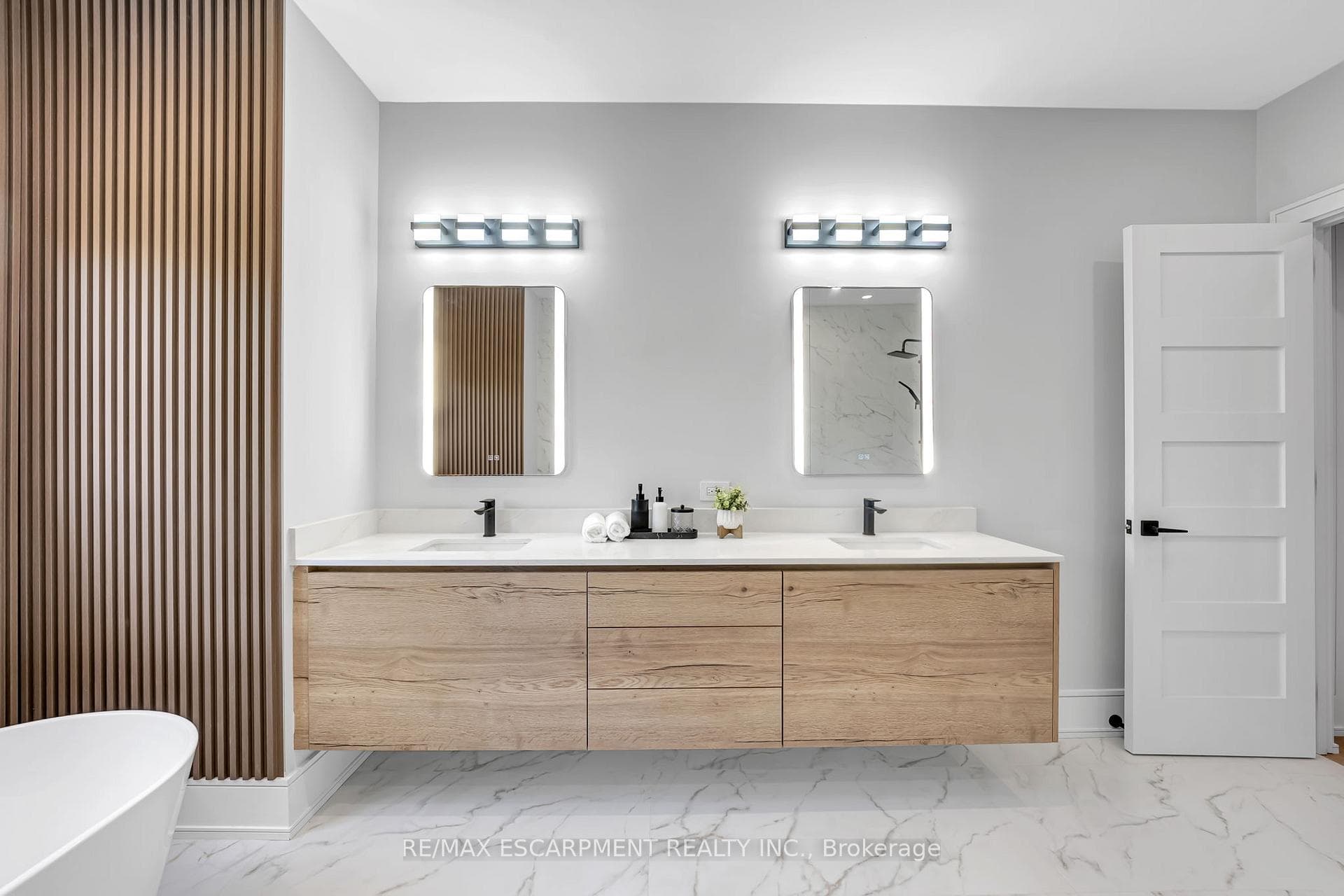 221 Morden Road - Detached photo 30 of 49 in Oakville, Ontario