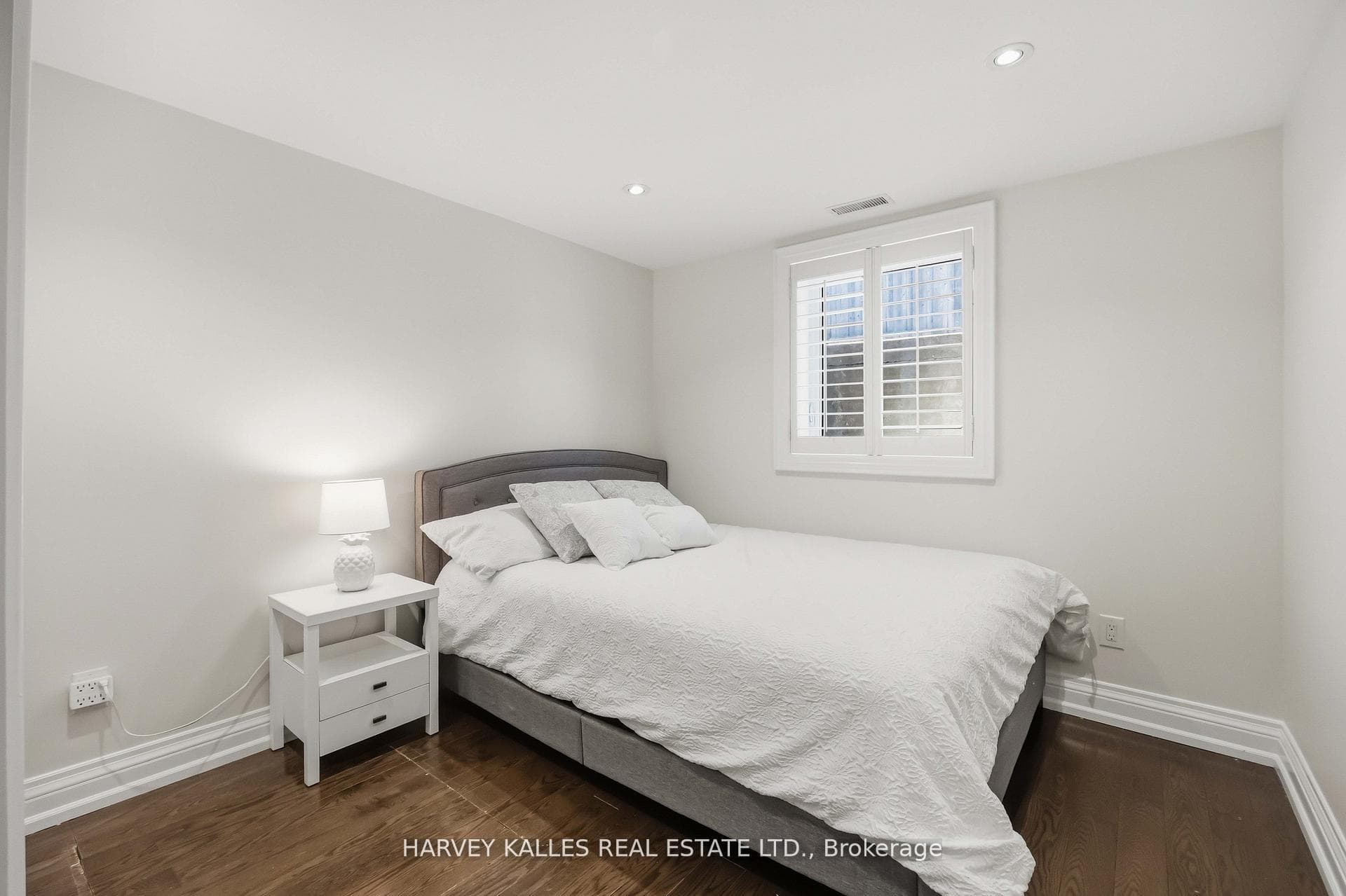 27 Ashley Park Road - Detached photo 36 of 49 in Etobicoke (Islington / Rexdale), Ontario