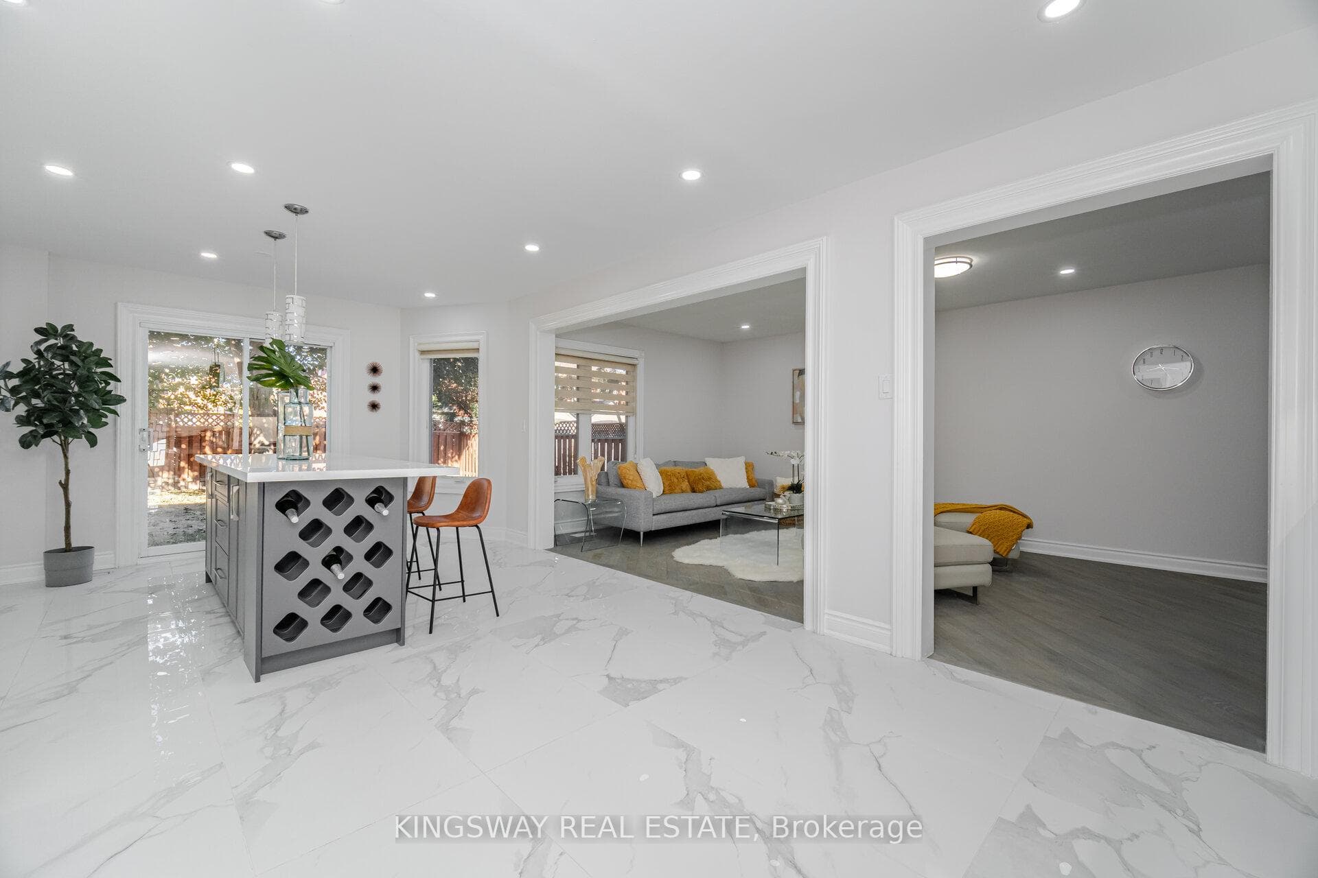 1008 Ceremonial Drive - Detached photo 15 of 48 in Mississauga, Ontario