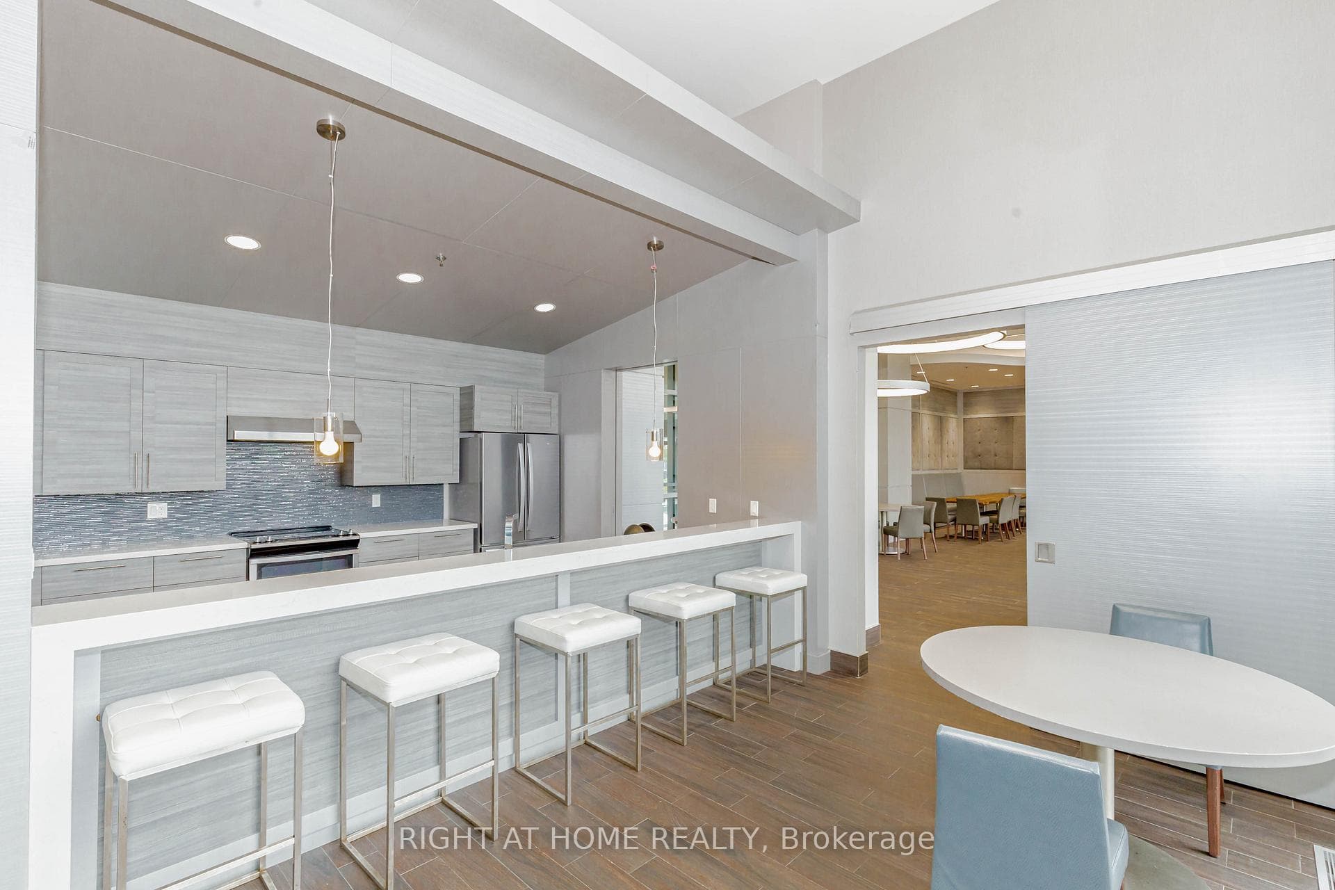 2093 Fairview Street Unit 709 - Condo photo 33 of 45 in Burlington, Ontario