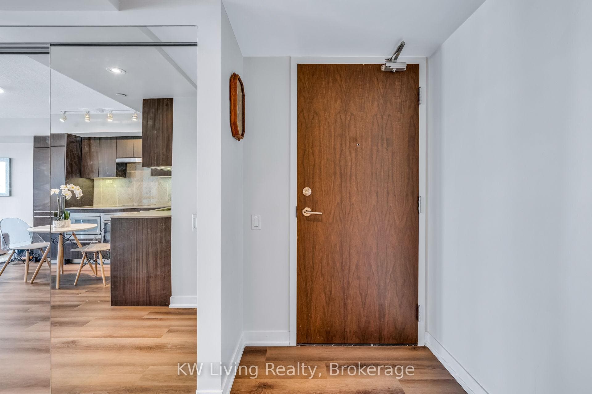 70 Queens Wharf Road Unit 1601 - Condo photo 10 of 37 in Downtown Toronto / Waterfront, Ontario