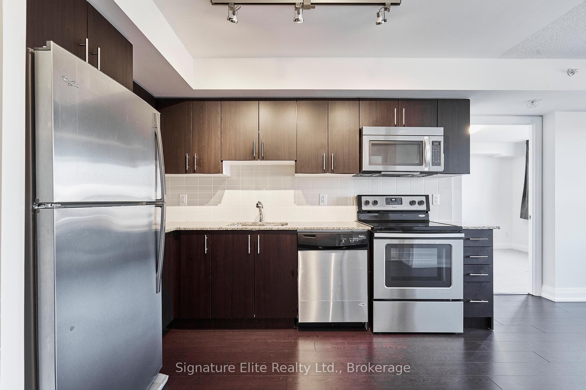 3520 Danforth Avenue Unit 301 - Condo photo 6 of 29 in Birch Cliff / Cliffside, Ontario
