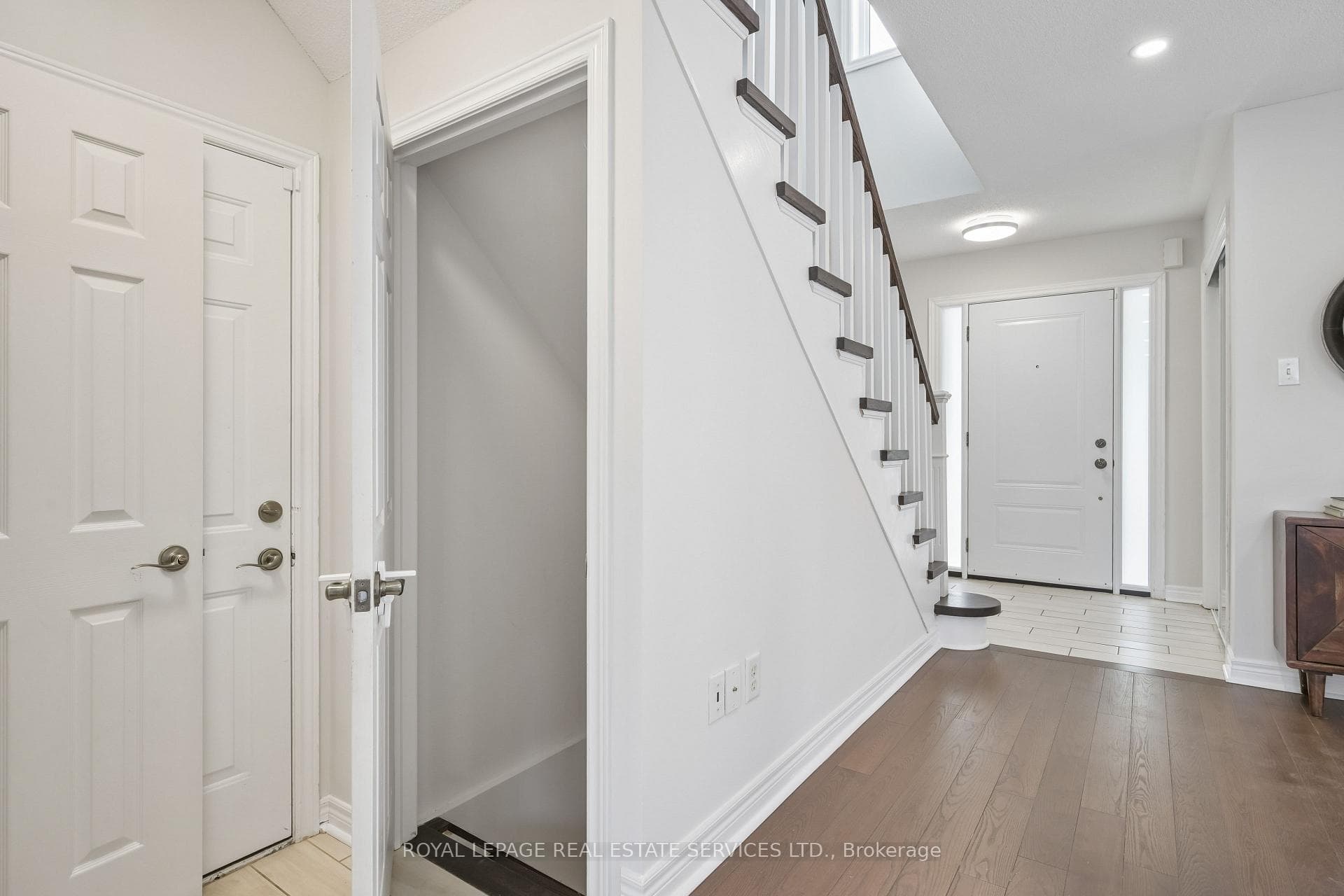 1493 Derby County Crescent - Detached photo 29 of 43 in Oakville, Ontario